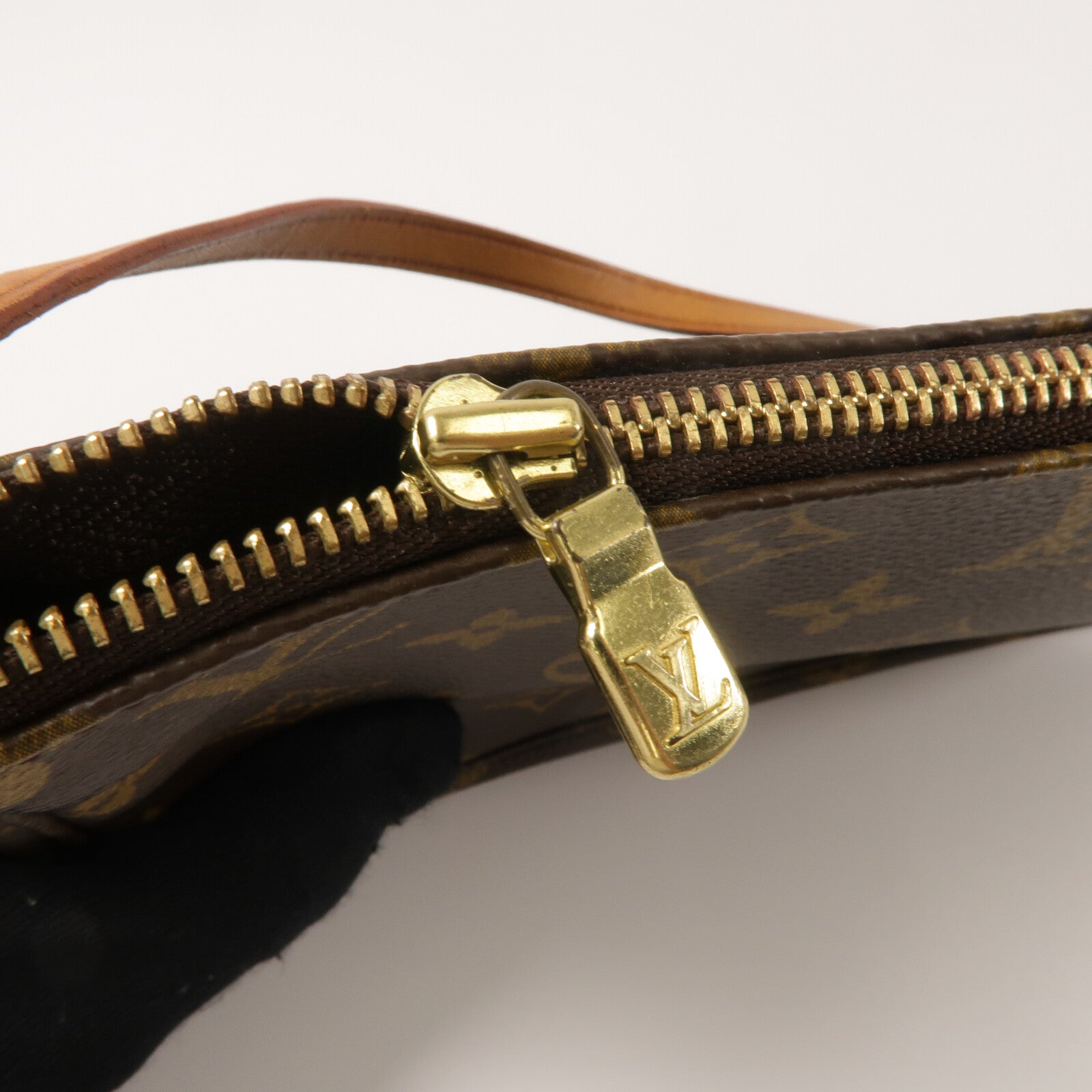 LOUIS VUITTON Monogram Pochette Accessoires手挽袋