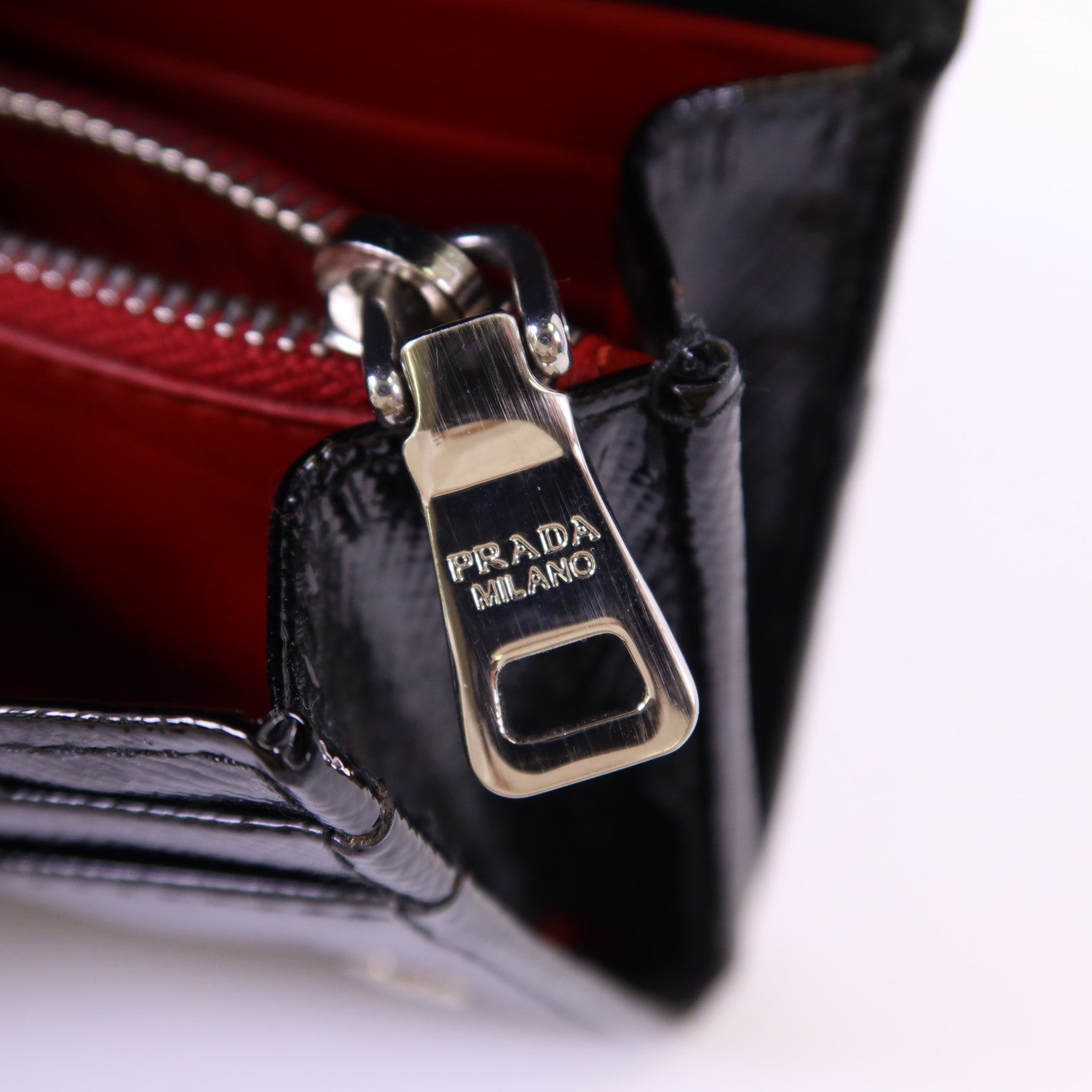 PRADA 漆皮皮革Long Wallet銀扣長錢包