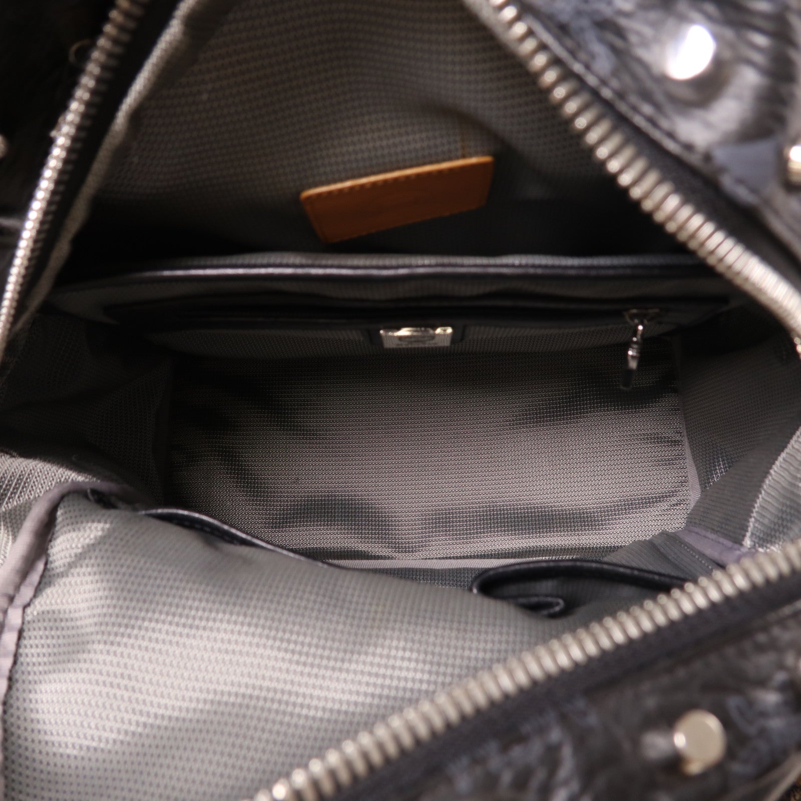 MCM 牛皮皮革Backpack銀扣背包