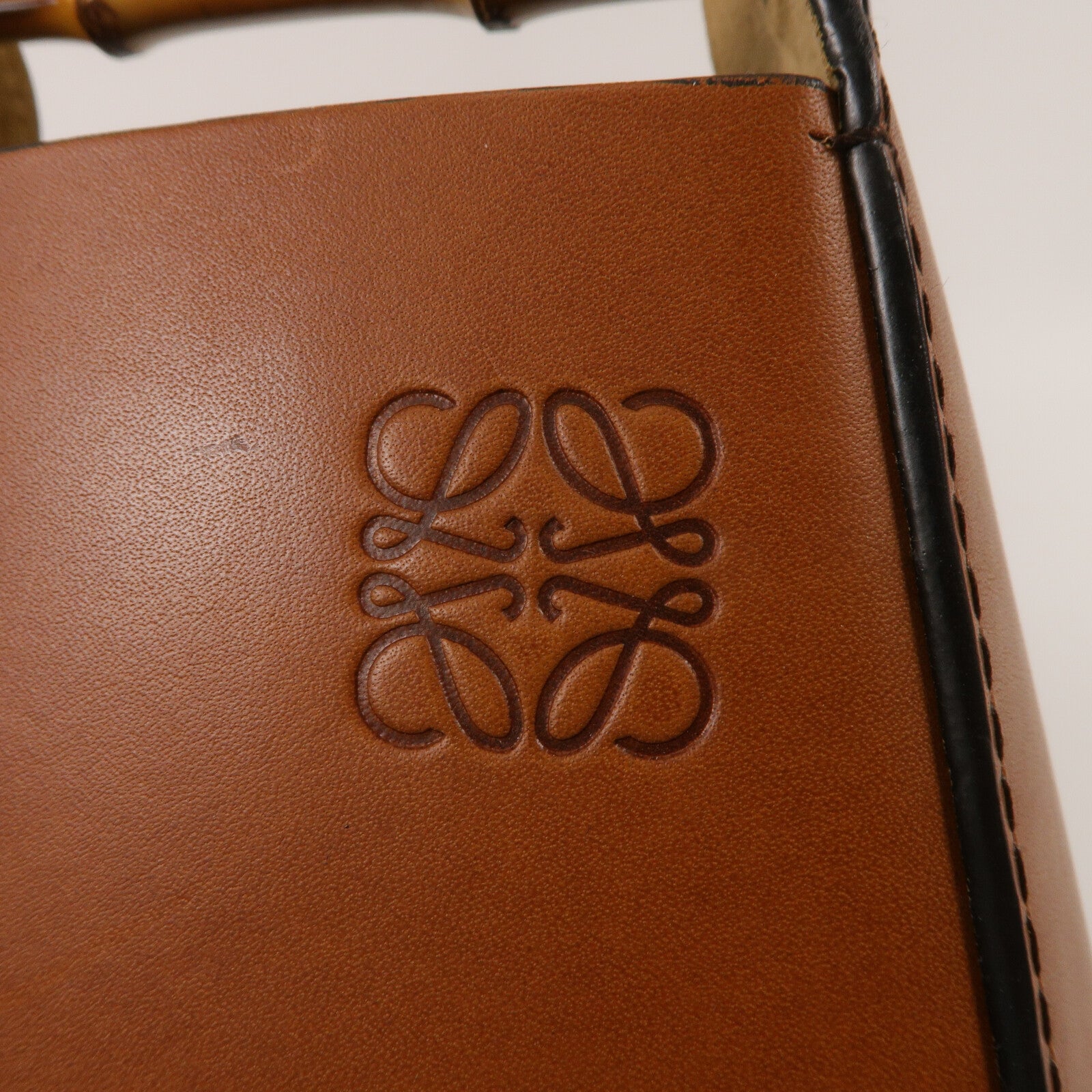 LOEWE 牛皮皮革Bamboo Bucket Bag手挽肩背兩用袋
