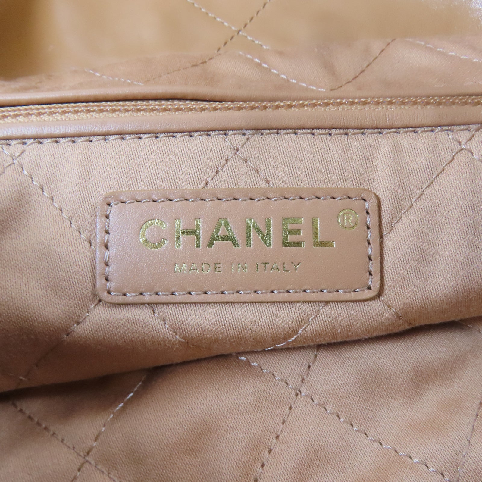 CHANEL 菱格牛皮皮革Chanel 22金扣鏈帶肩背袋啡色