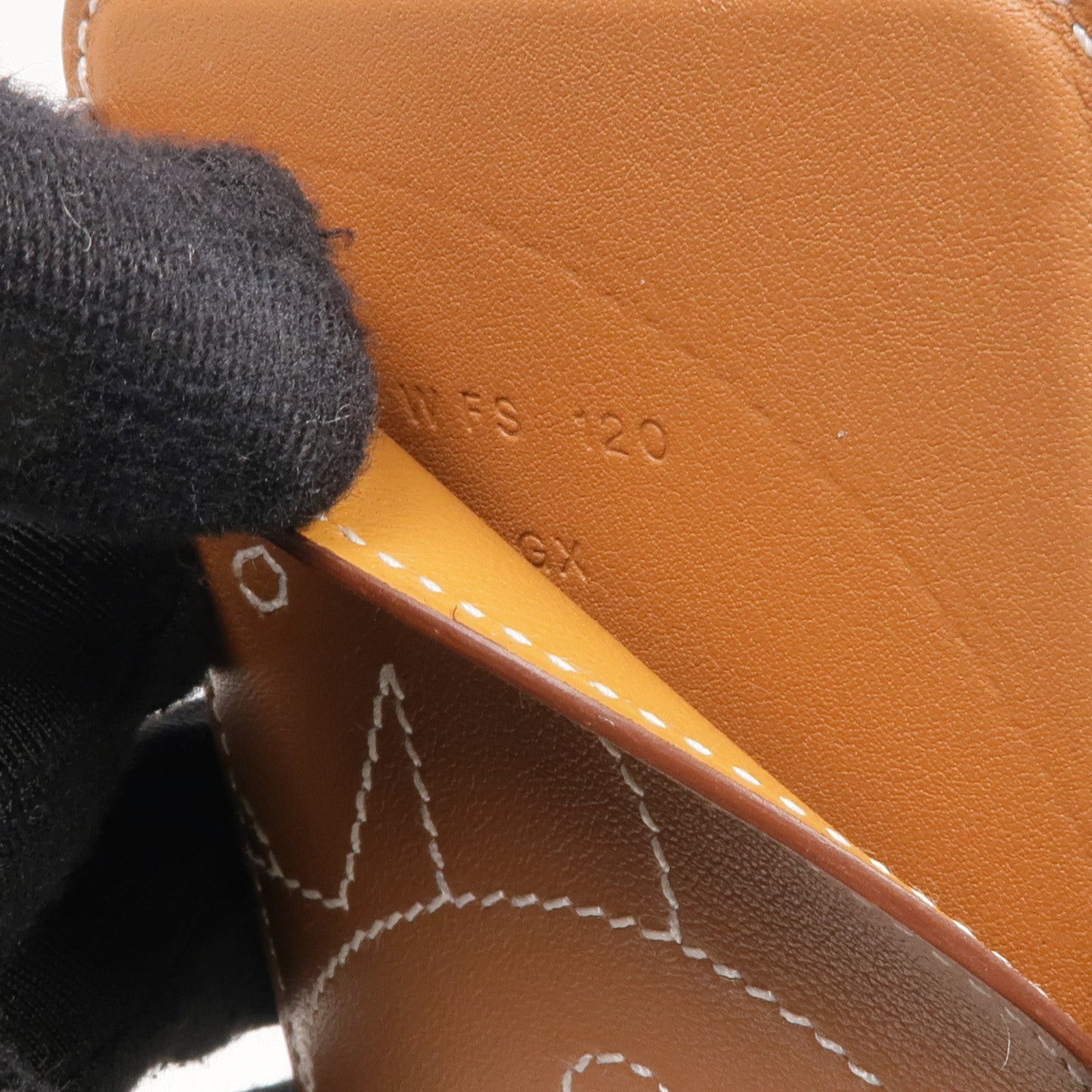 HERMES Swift皮革Horse MagSafe Card Holder卡片套Gold