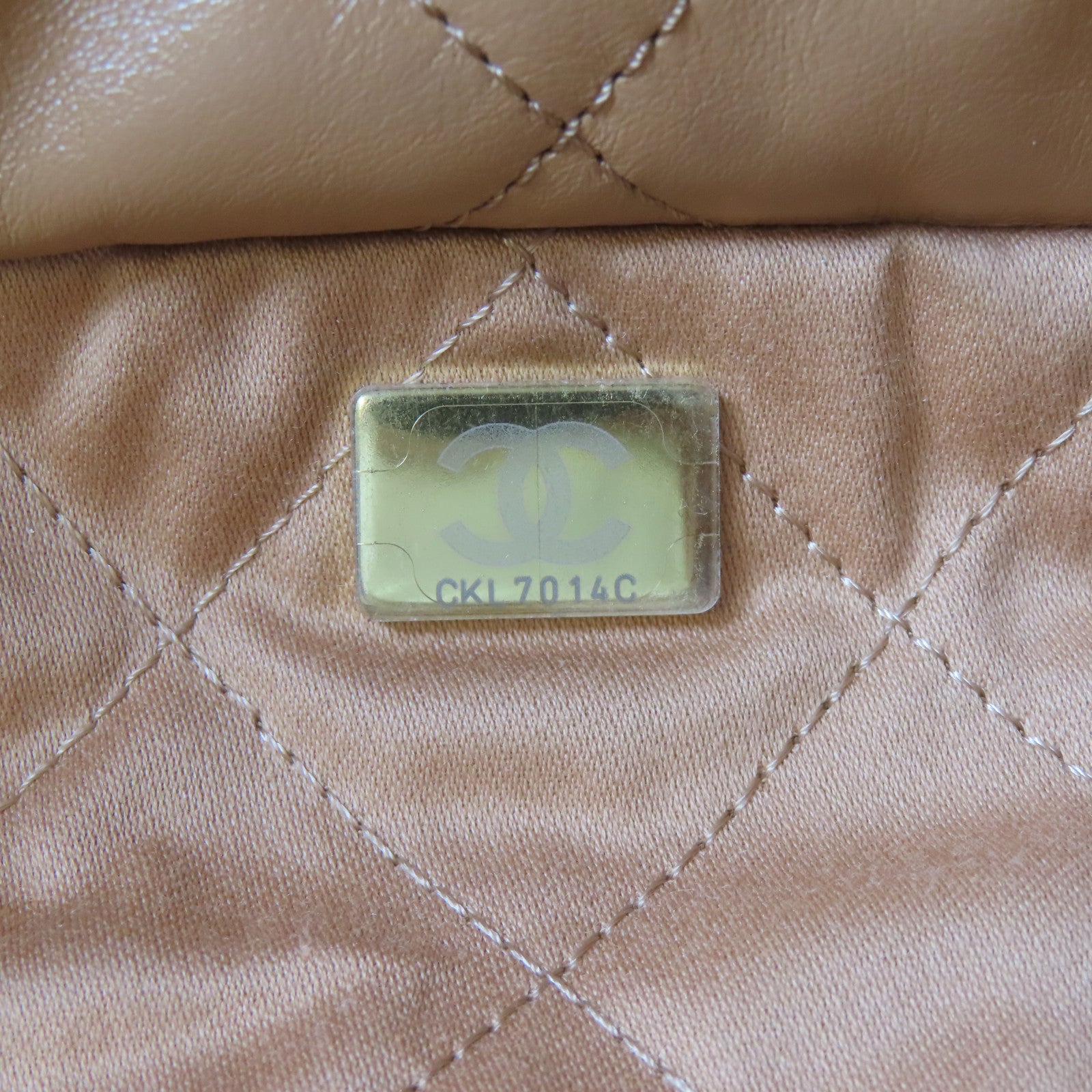 CHANEL 菱格牛皮皮革Chanel 22金扣鏈帶肩背袋啡色