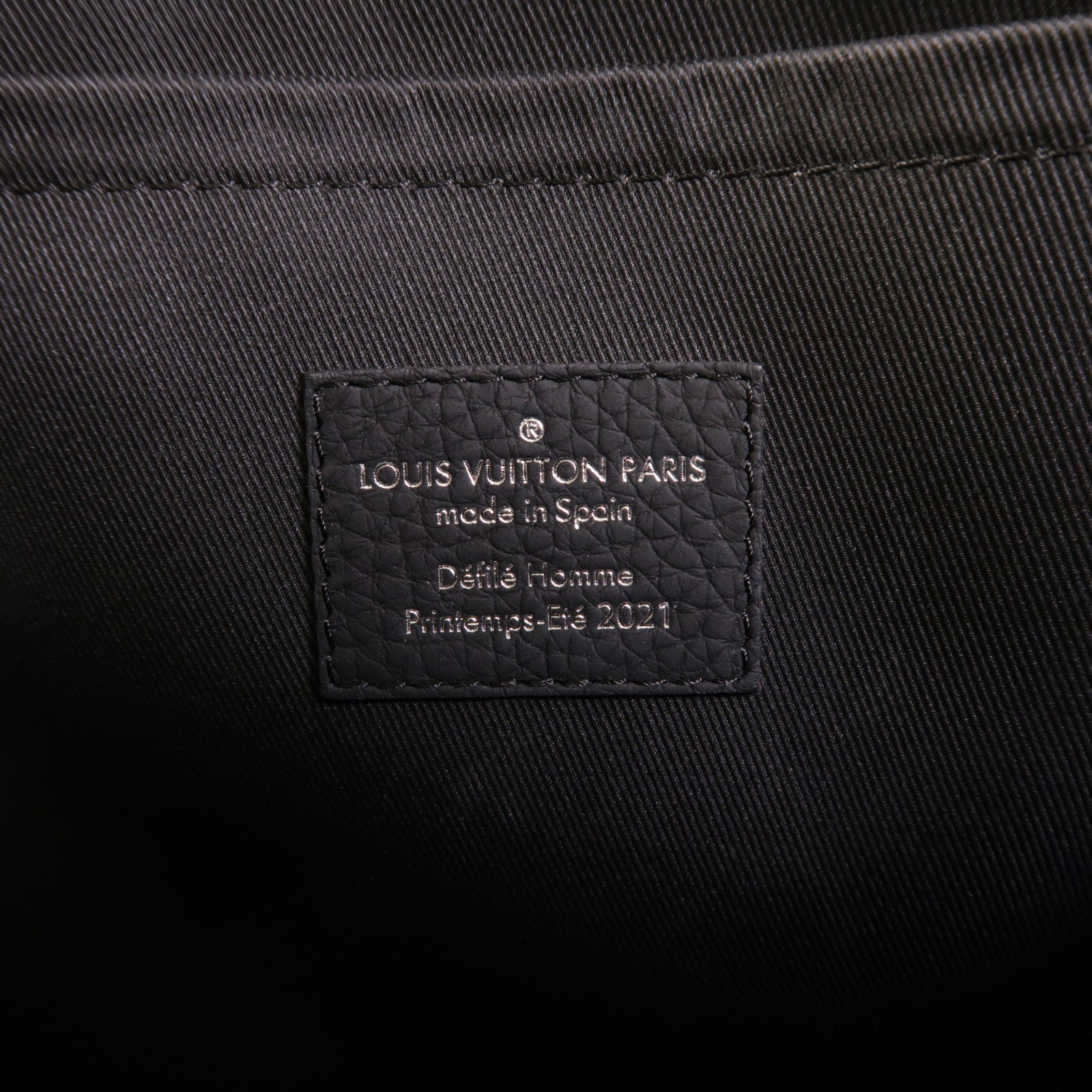 LOUIS VUITTON Monogram Taurillon Zoom With Friends A4 Pouch手拿包