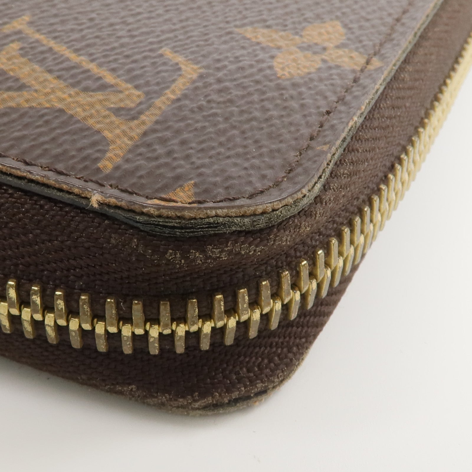 LOUIS VUITTON Monogram Illustre Evasion Zippy Wallet長錢包