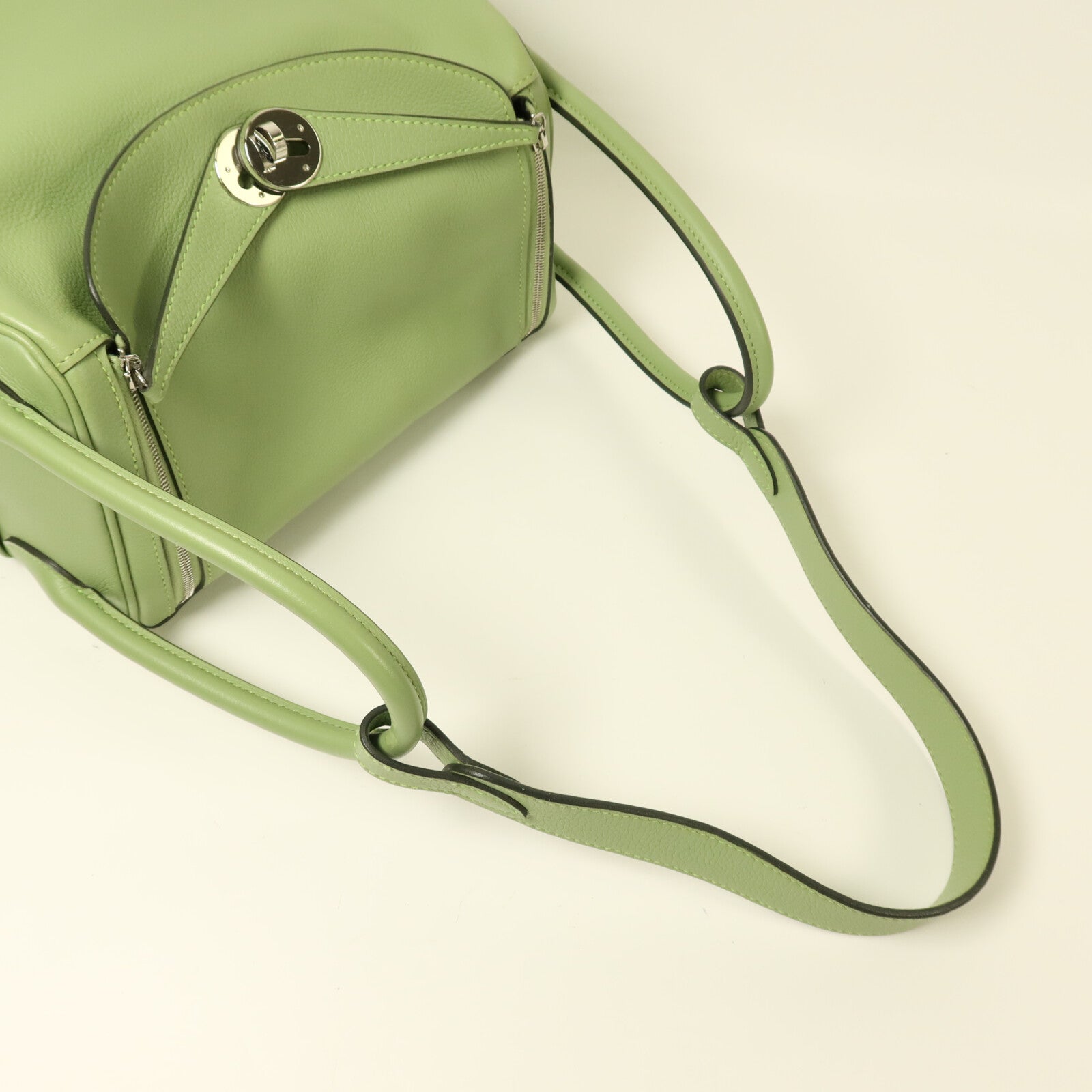HERMES Evercolor皮革Lindy 26銀扣手挽肩背兩用袋