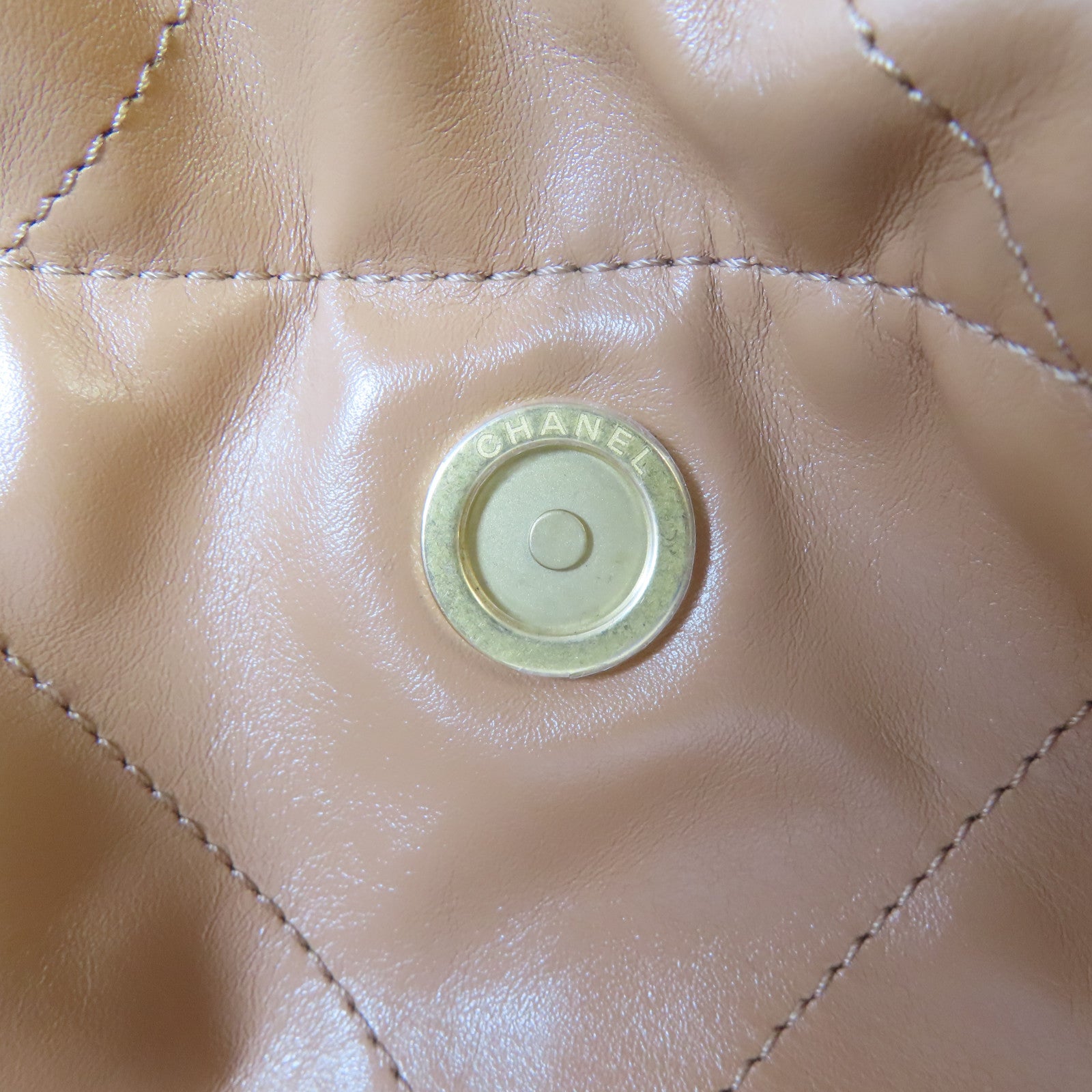 CHANEL 菱格牛皮皮革Chanel 22金扣鏈帶肩背袋啡色