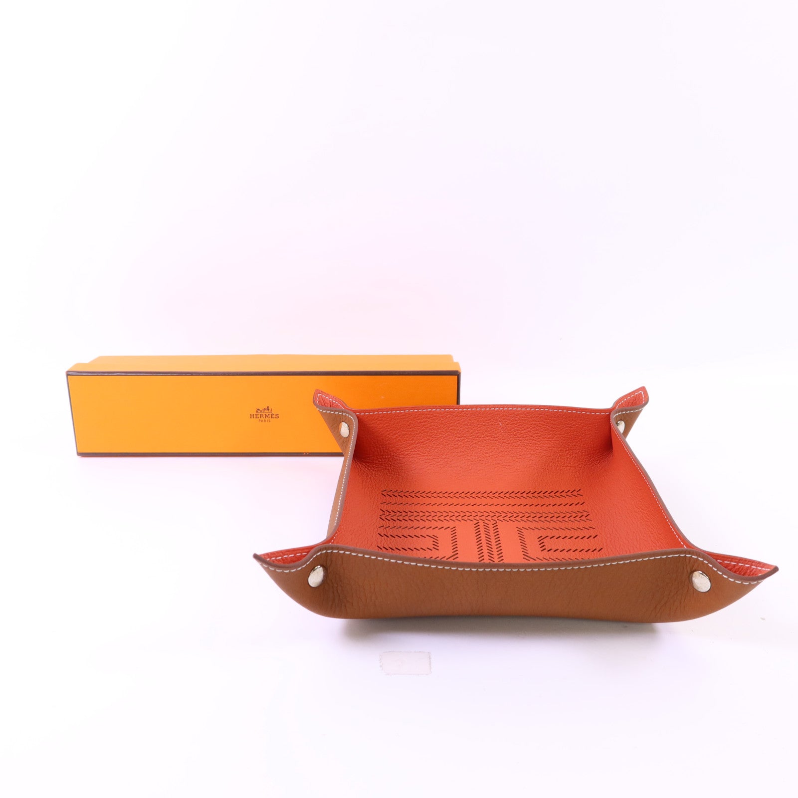 HERMES Smooth Taurillon皮革Tray銀扣托盤