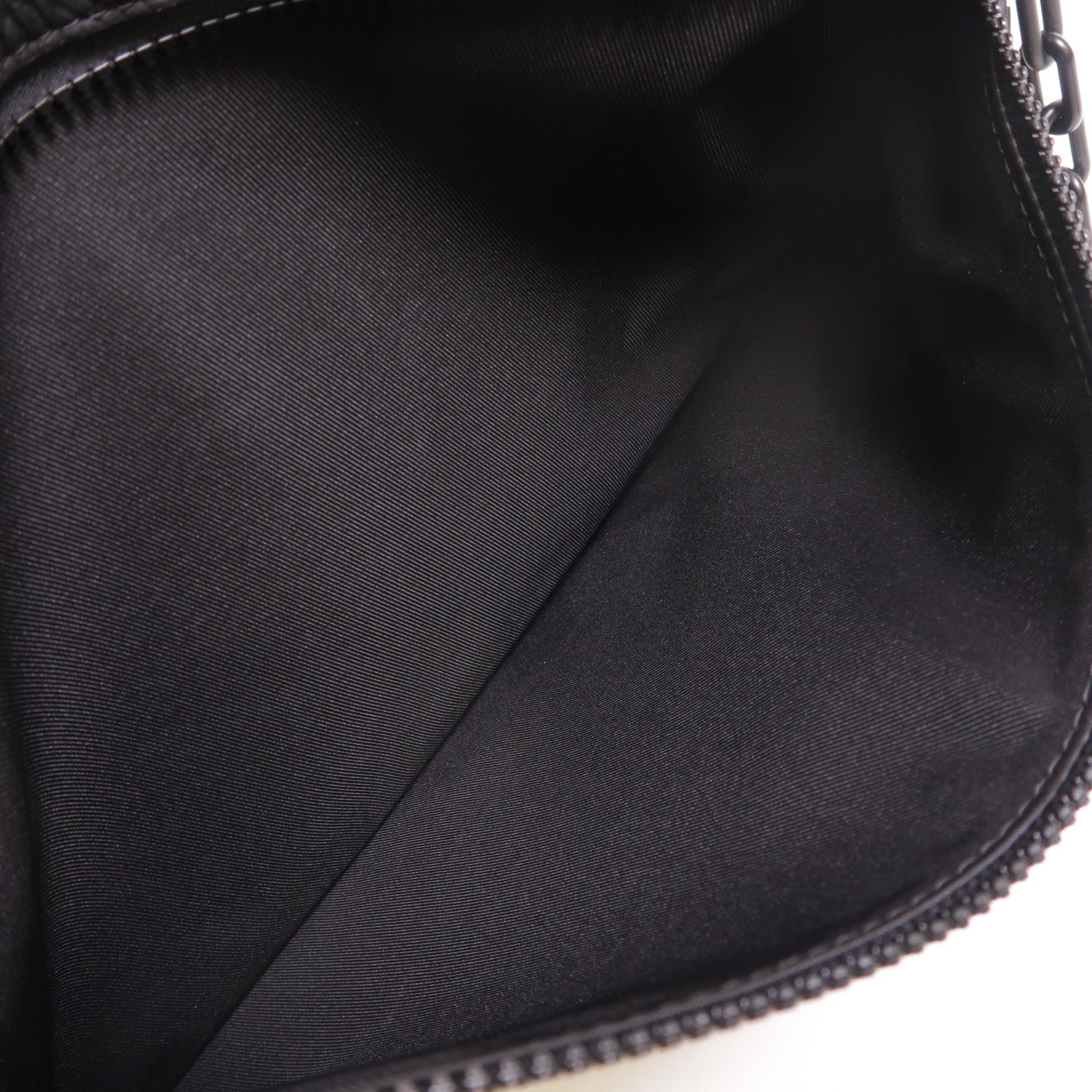 LOUIS VUITTON Monogram Taurillon Zoom With Friends A4 Pouch手拿包