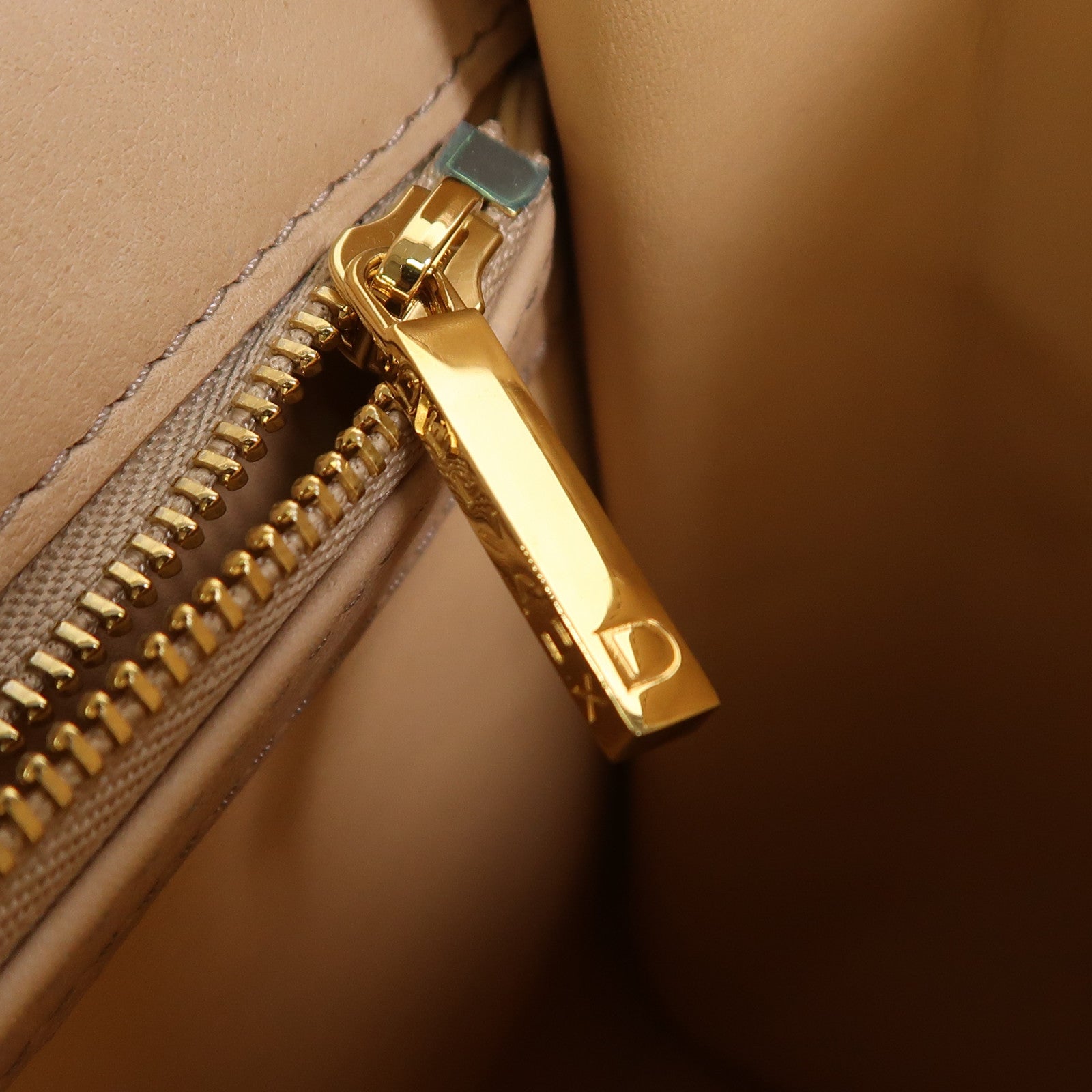 Delvaux 【激減優惠】牛皮皮革Tempete MM金扣手挽肩背兩用袋