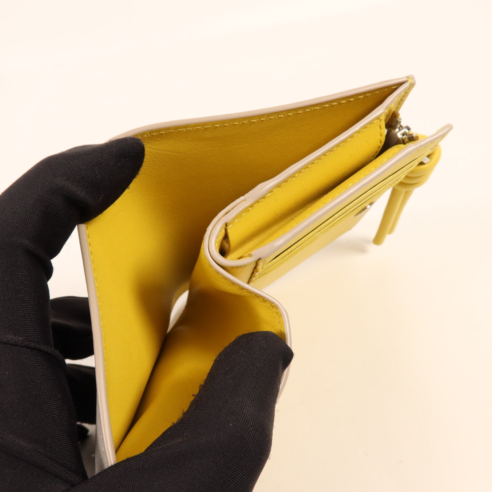 LOEWE 牛皮皮革Wallet銀扣錢包