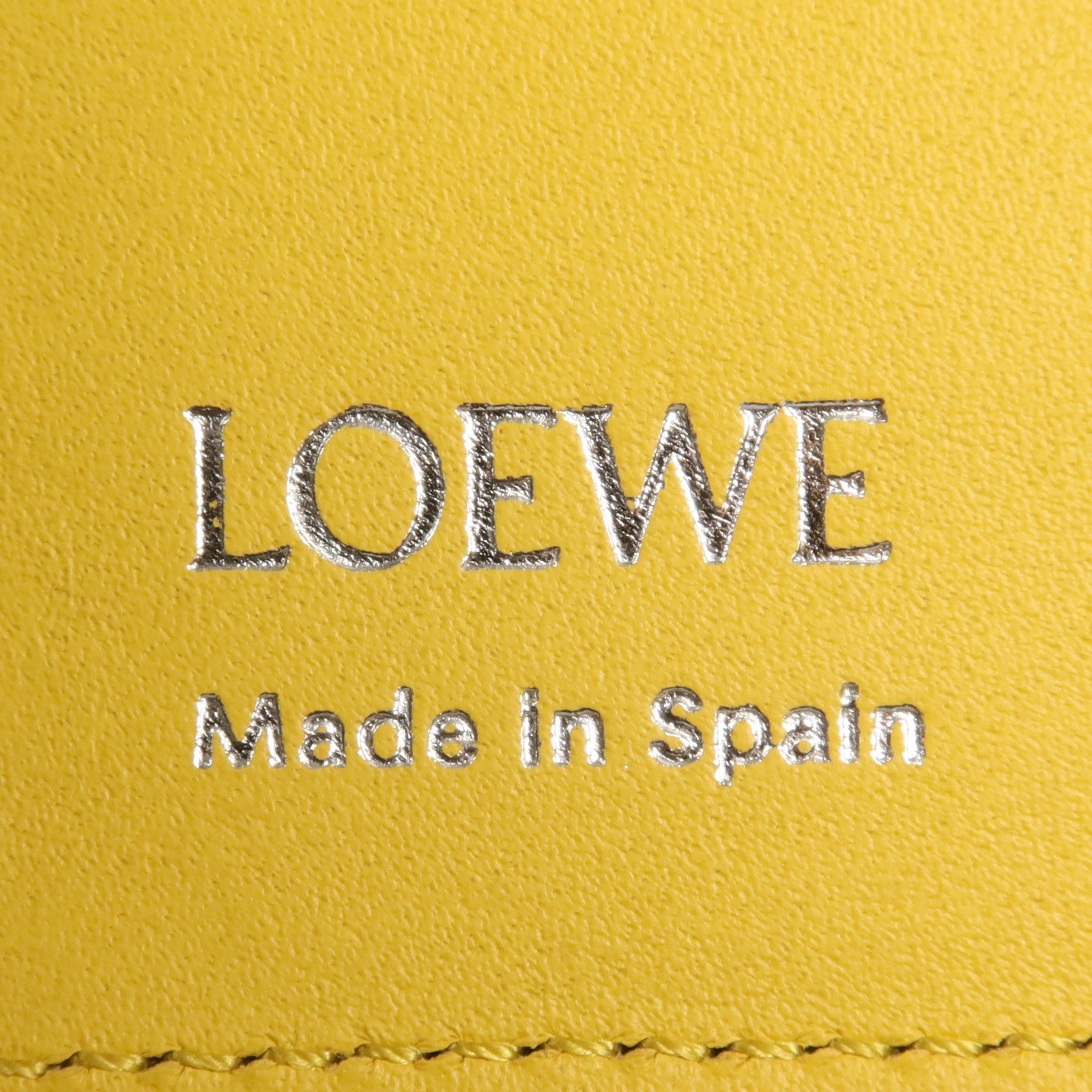 LOEWE 牛皮皮革Wallet銀扣錢包