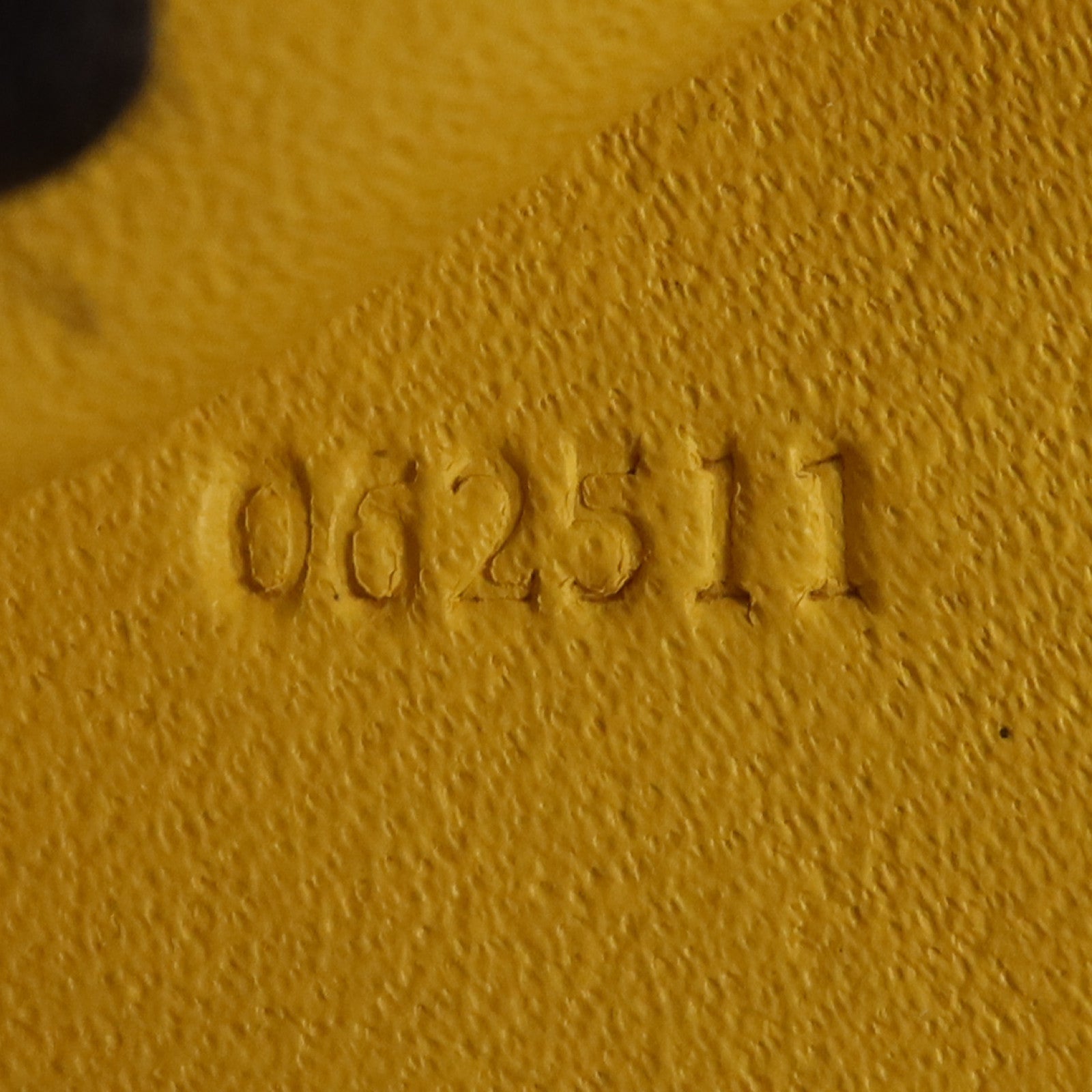 LOEWE 牛皮皮革Wallet銀扣錢包