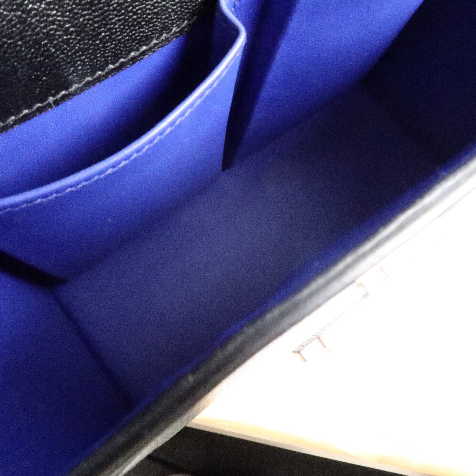 HERMES Chevre皮革Cinhetic Box肩背袋Black/Bleu Saphir