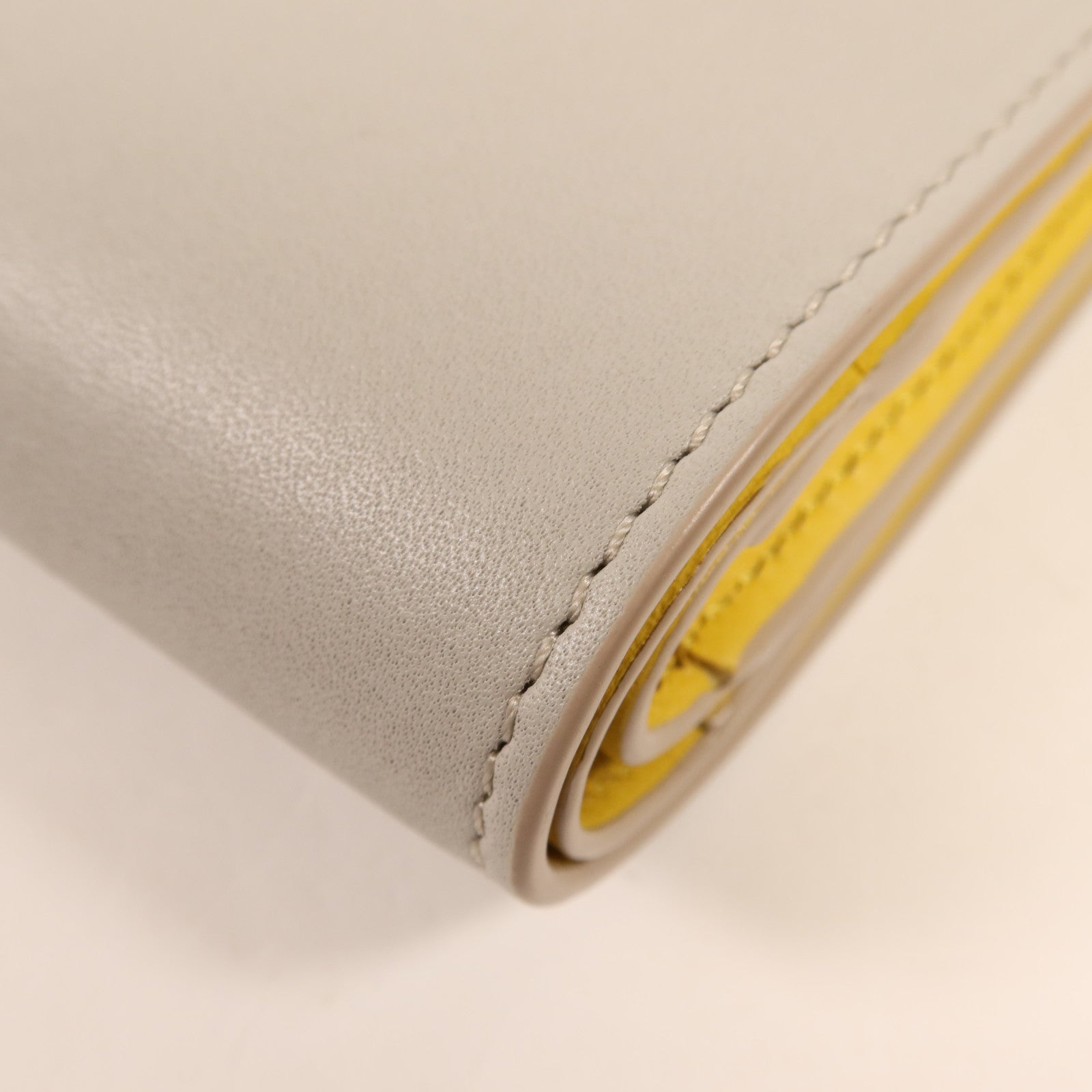 LOEWE 牛皮皮革Wallet銀扣錢包