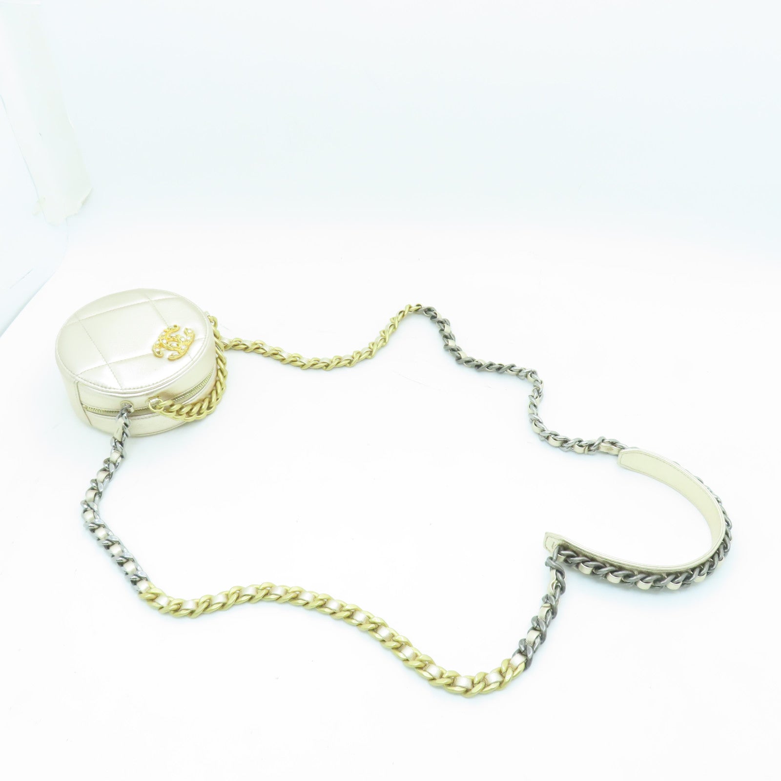 CHANEL 【清倉大減價】菱格羊皮皮革19 Round Clutch With Chain Shoulder Bag鏈帶肩背袋金色