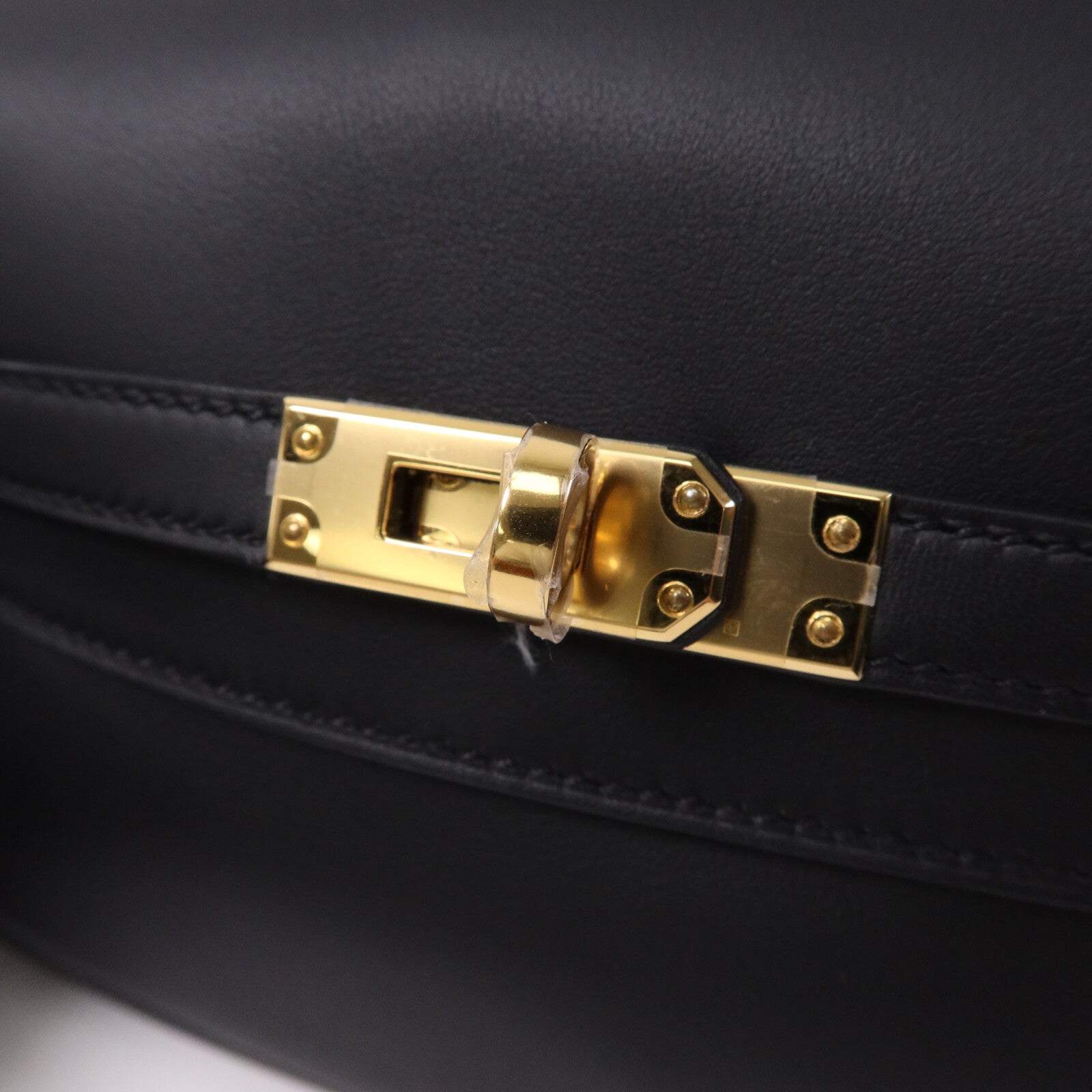 HERMES Swift皮革Kelly Moove金扣肩背袋Noir