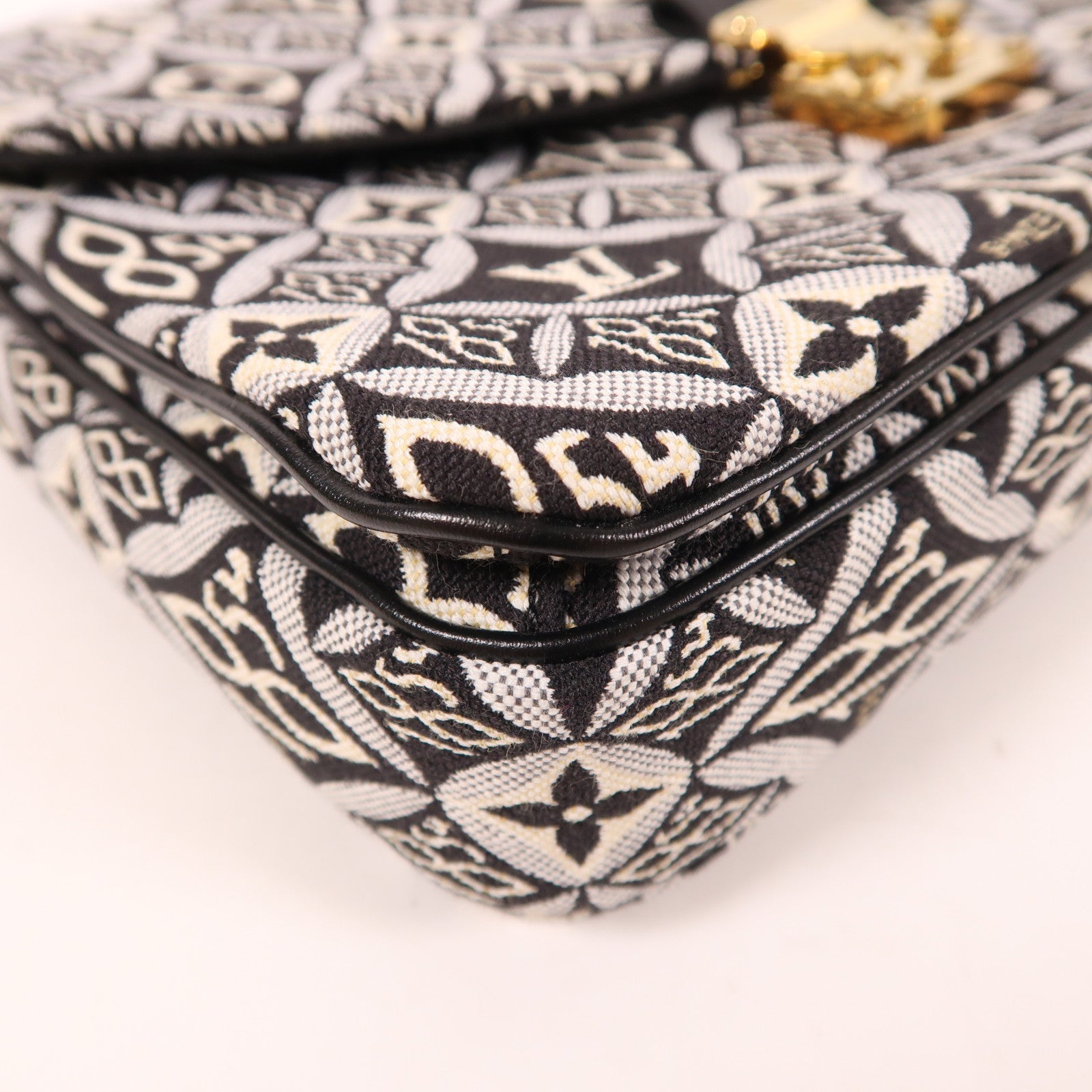 LOUIS VUITTON 【激減優惠】Monogram Jacquard Pochette Metis MM金扣手挽肩背兩用袋