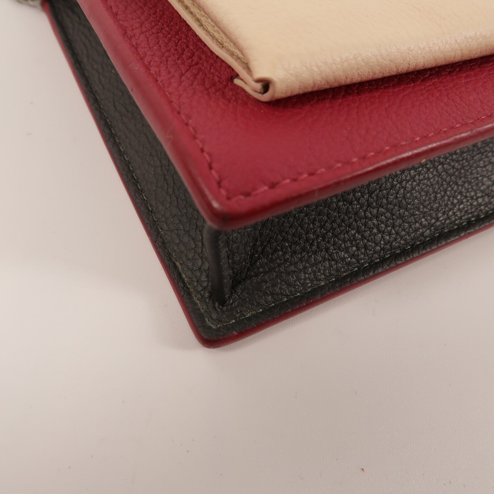 LOUIS VUITTON 牛皮皮革Pochette Lockme Chain鏈帶肩背袋