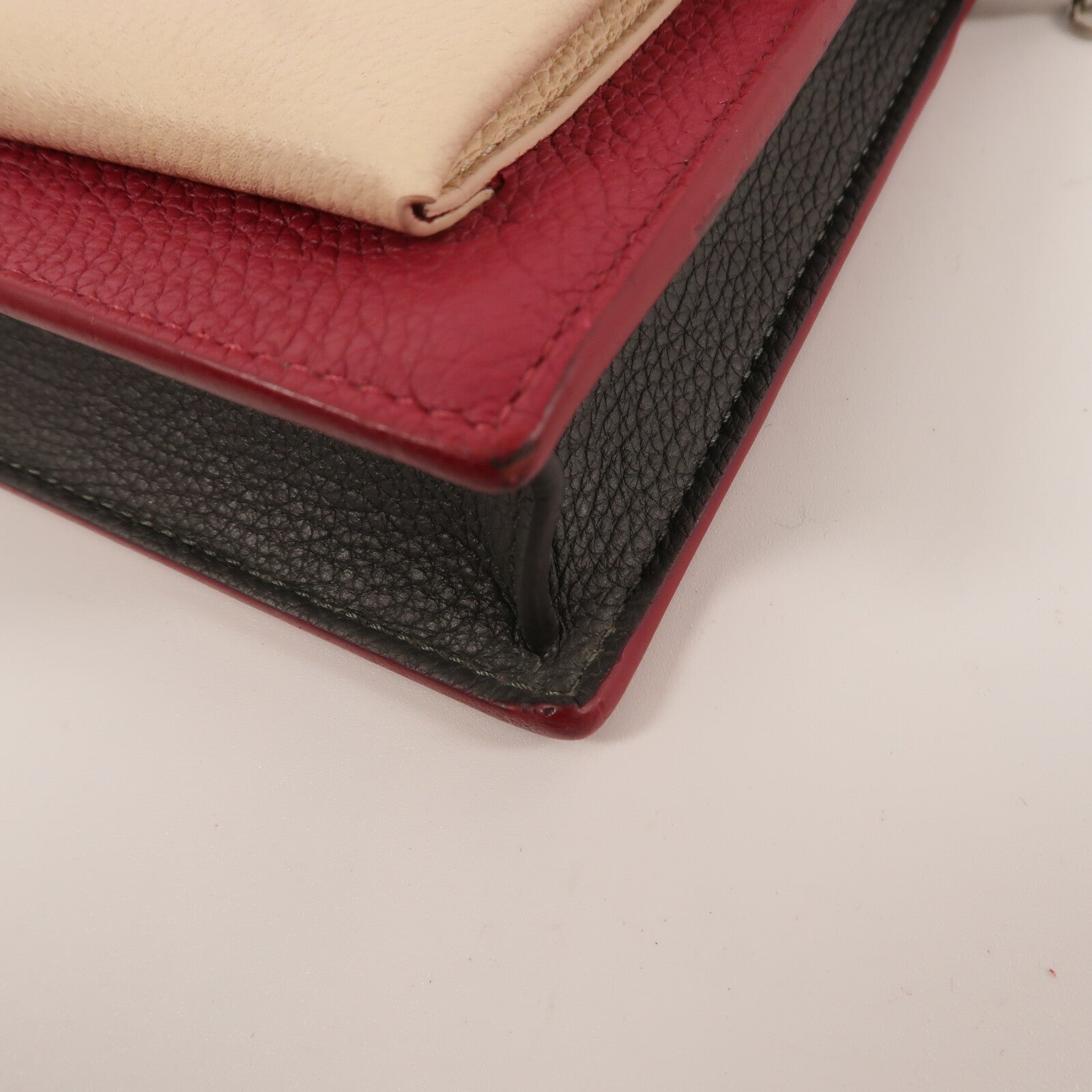LOUIS VUITTON 牛皮皮革Pochette Lockme Chain鏈帶肩背袋