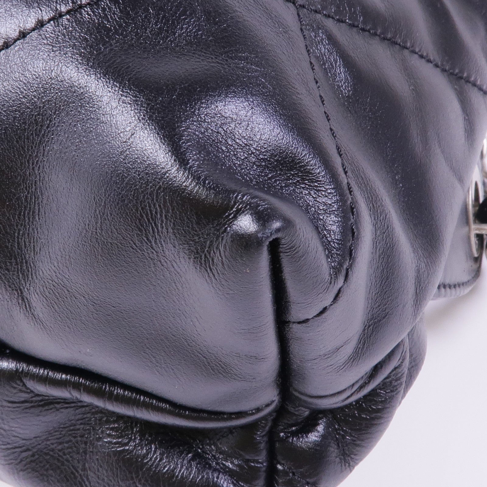 CHANEL 牛皮皮革Chanel 22 Backpack銀扣背包