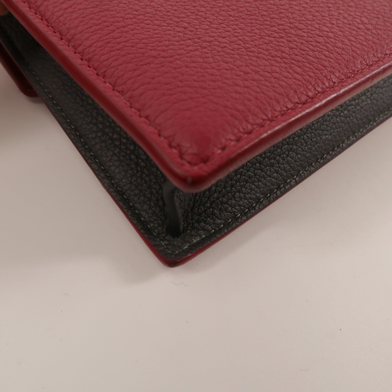 LOUIS VUITTON 牛皮皮革Pochette Lockme Chain鏈帶肩背袋