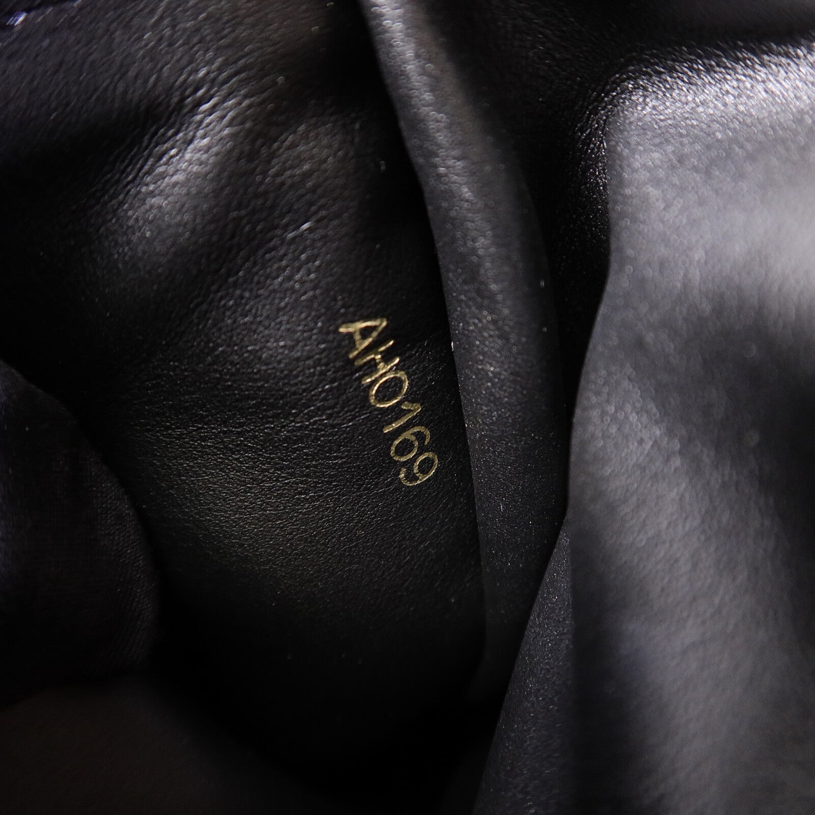 LOUIS VUITTON Taurillon Capucines MM手挽肩背兩用袋