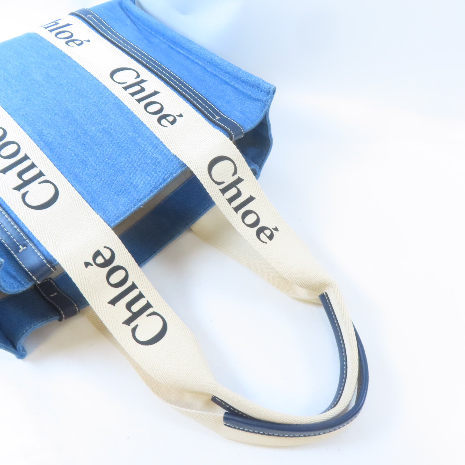 Chloe 【激減優惠】牛仔布料Medium Woody手挽袋藍色