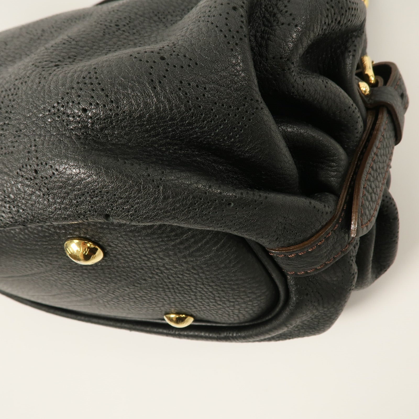 LOUIS VUITTON Monogram Mahina XS肩背袋