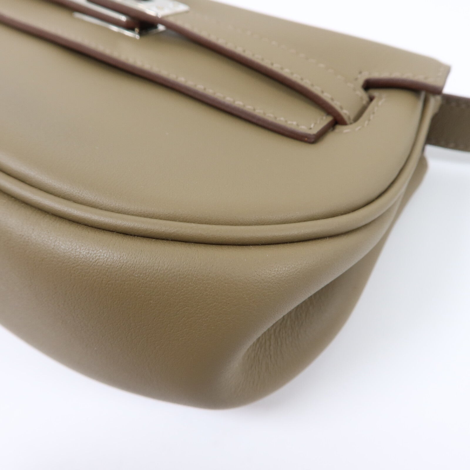 HERMES Swift皮革Kelly Moove銀扣肩背袋Etoupe
