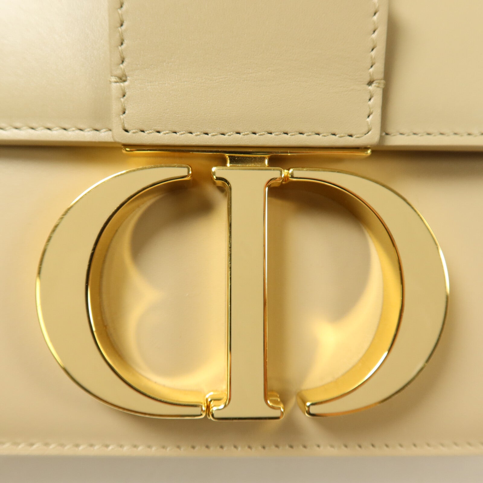 Dior 牛皮皮革Montaigne 30肩背袋