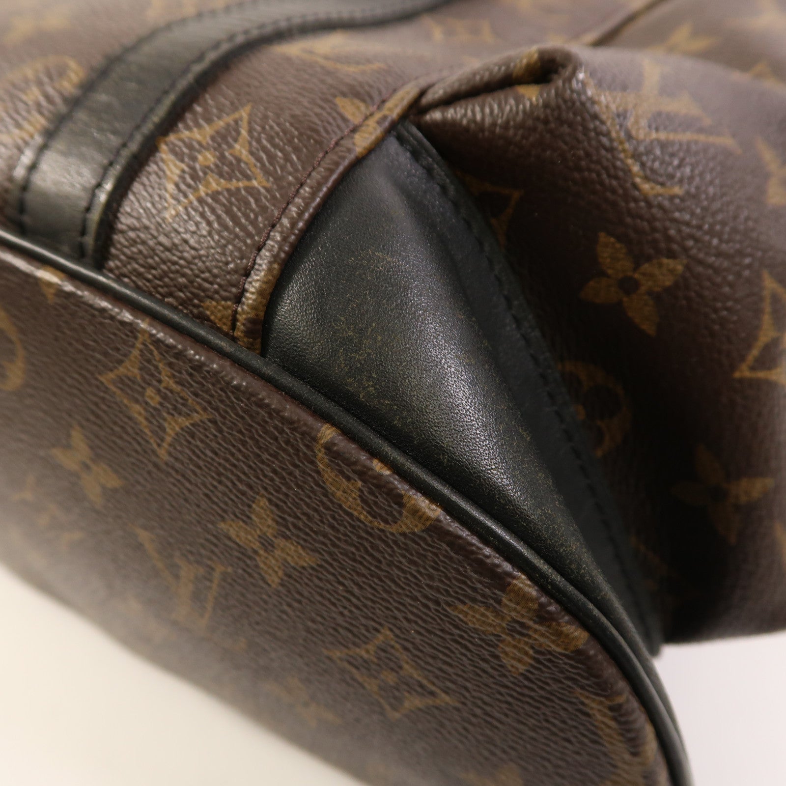 LOUIS VUITTON Monogram Macassar Christopher MM銀扣背包