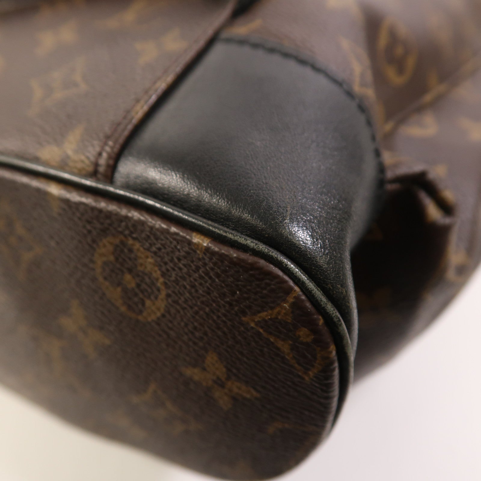 LOUIS VUITTON Monogram Macassar Christopher MM銀扣背包