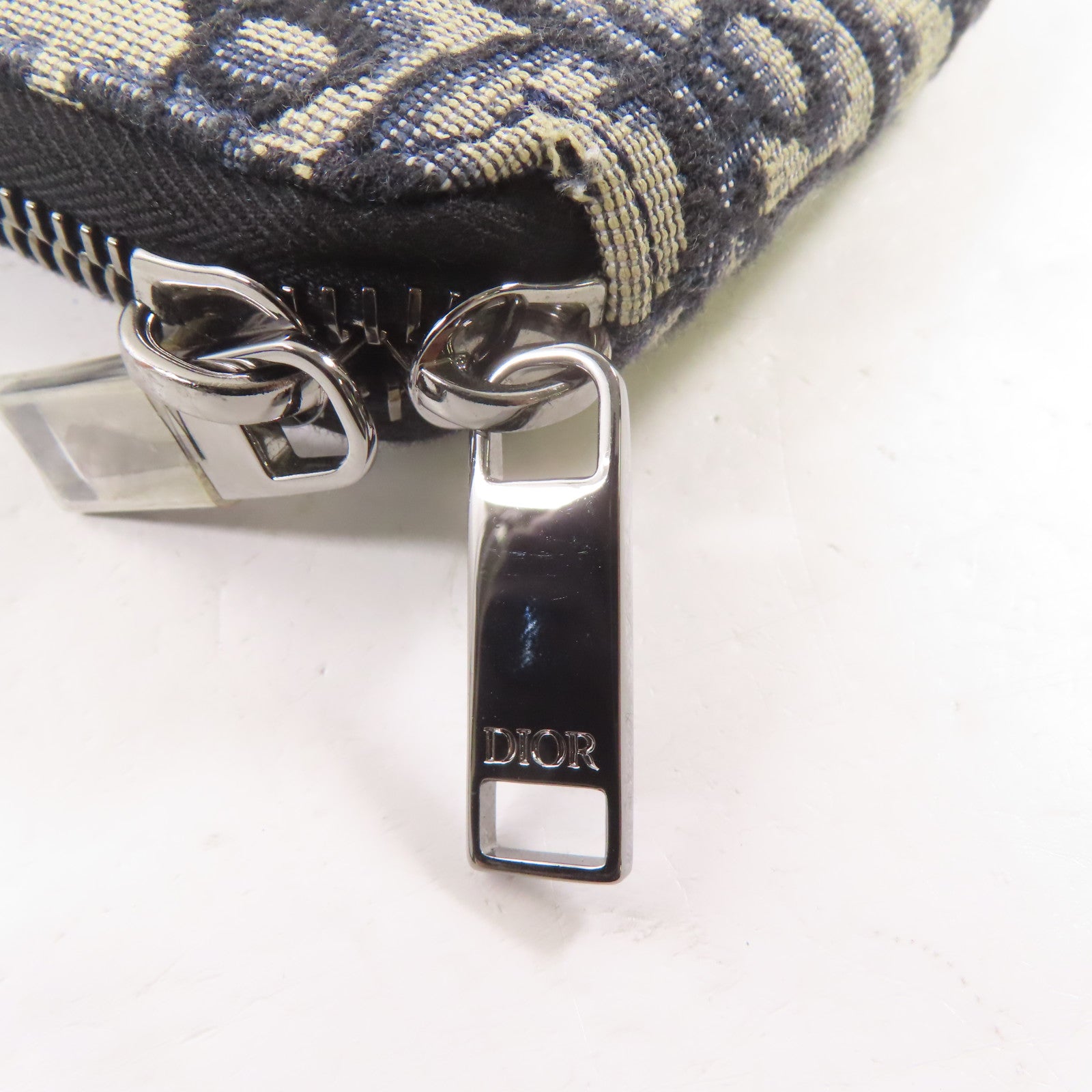 Dior 帆布Maxi Saddle Bag肩背袋黑色/米色/藍色