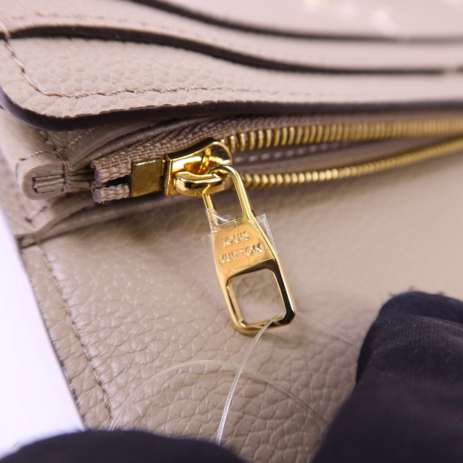 LOUIS VUITTON Monogram Empreinte Sarah Wallet金扣長錢包