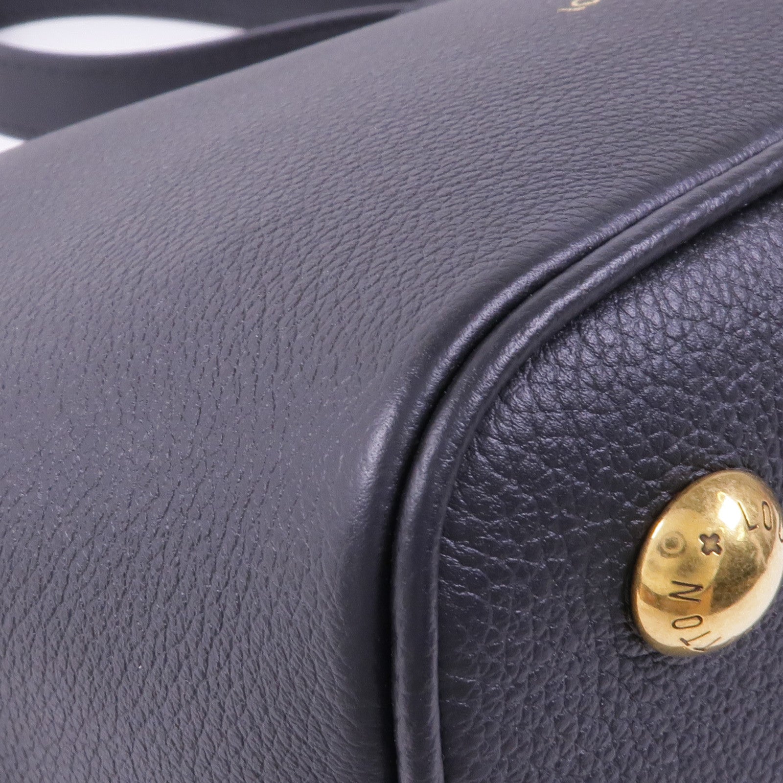 LOUIS VUITTON 牛皮皮革Low Key All In BB金扣手挽肩背兩用袋