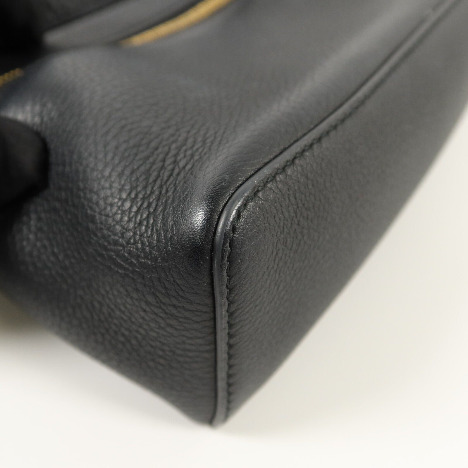 Loro Piana 牛皮皮革Extra Pocket L19肩背袋