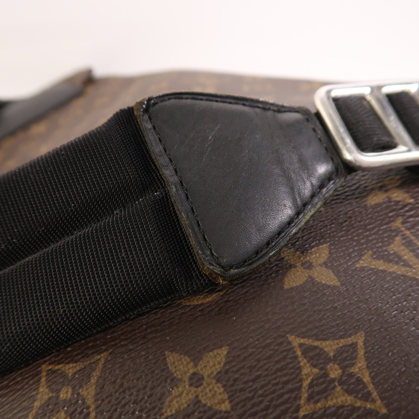 LOUIS VUITTON Monogram Macassar Christopher MM銀扣背包