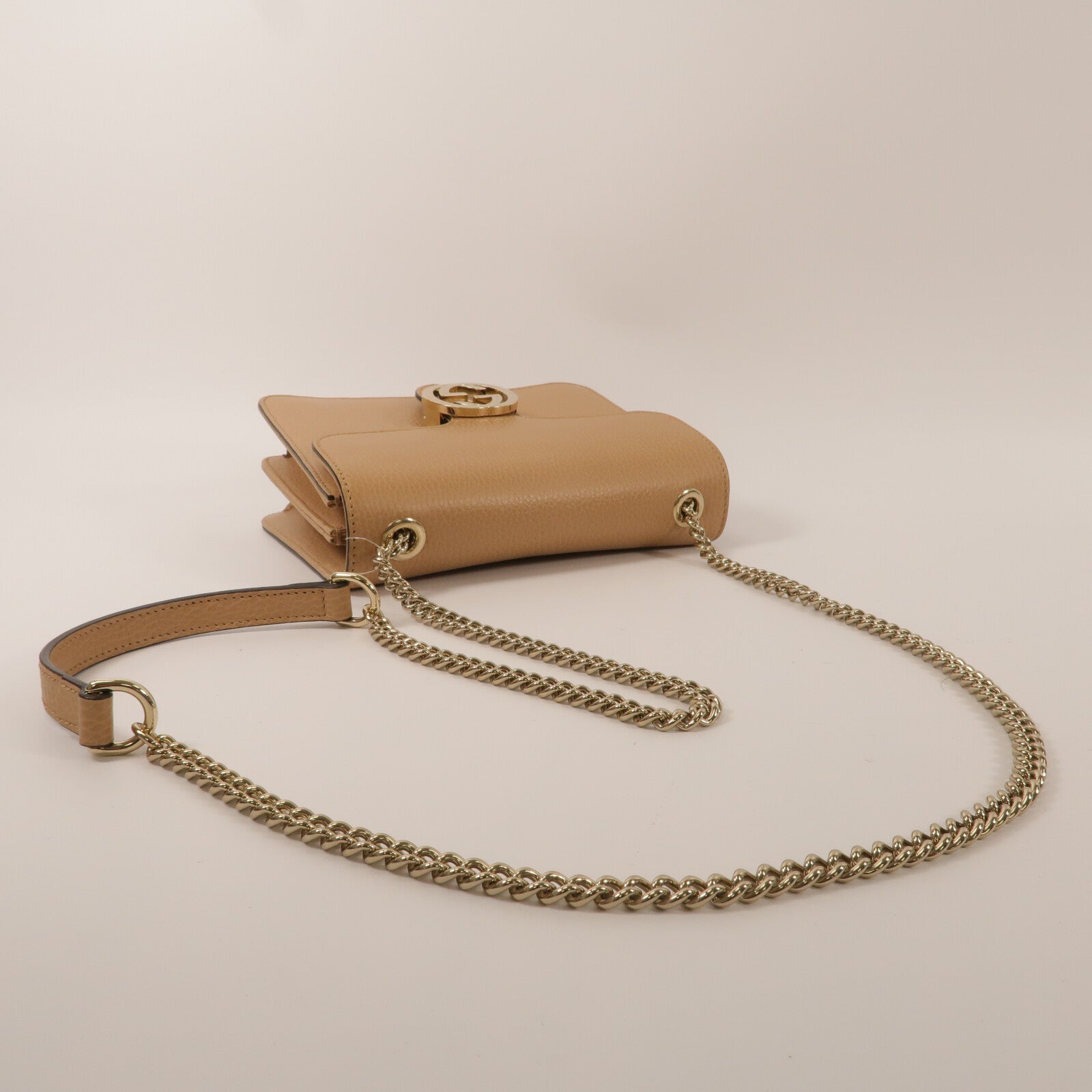 GUCCI 牛皮皮革Interlocking G鏈帶肩背袋