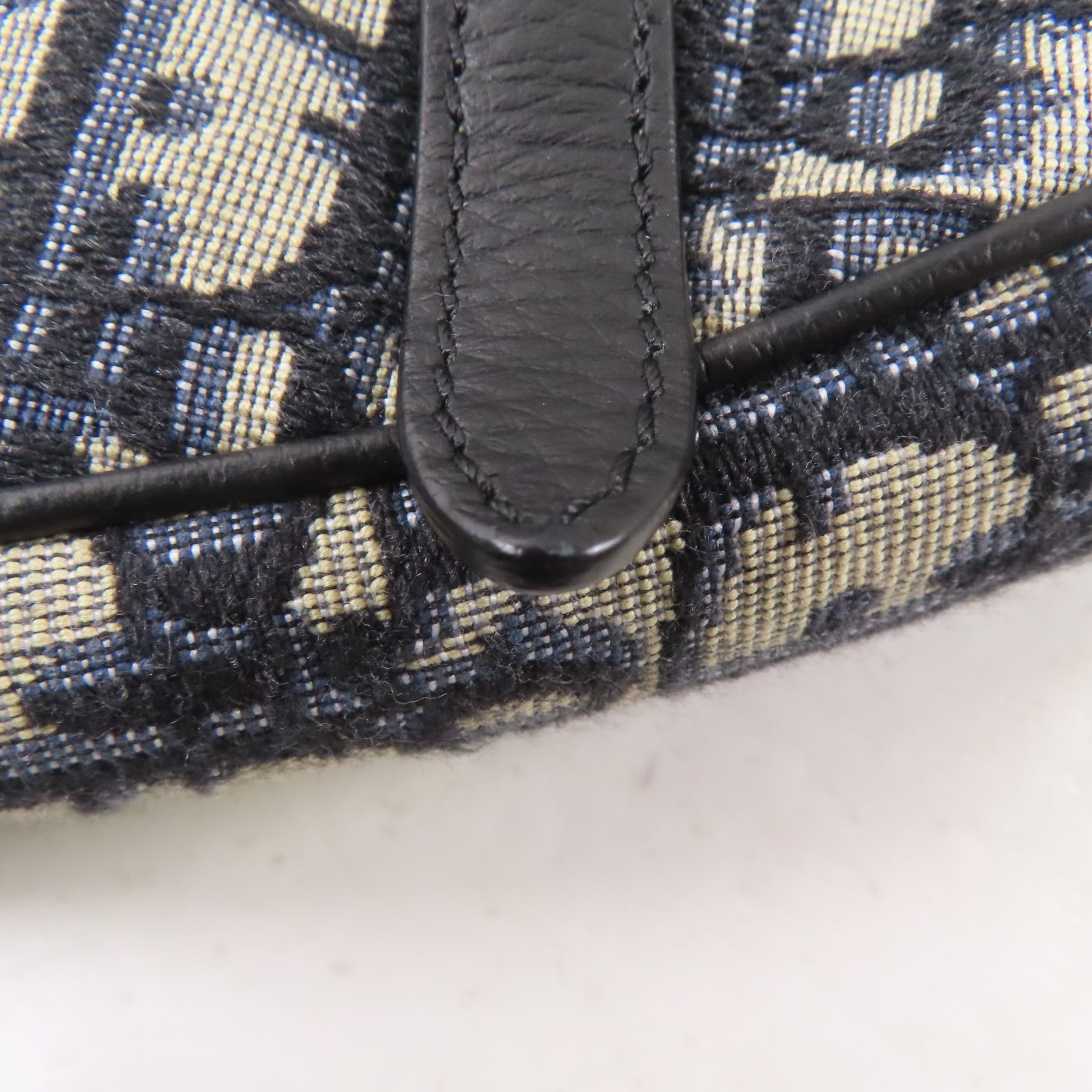 Dior 帆布Maxi Saddle Bag肩背袋黑色/米色/藍色