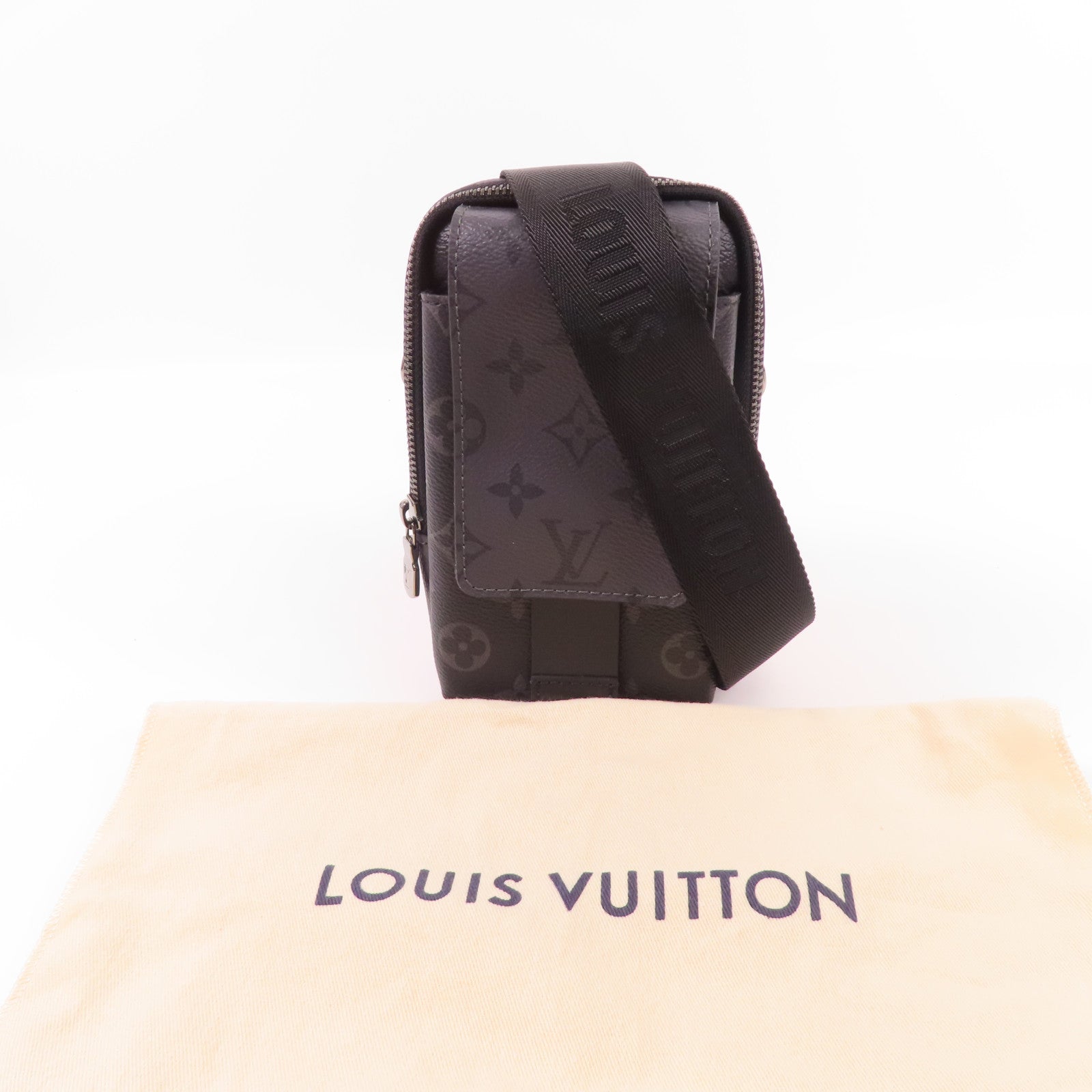 LOUIS VUITTON Monogram Eclipse Reverse Double Phone Pouch NM銀扣肩背袋