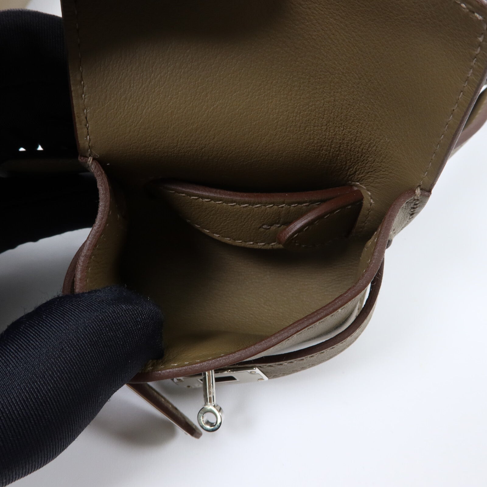 HERMES Swift皮革Kelly Moove銀扣肩背袋Etoupe