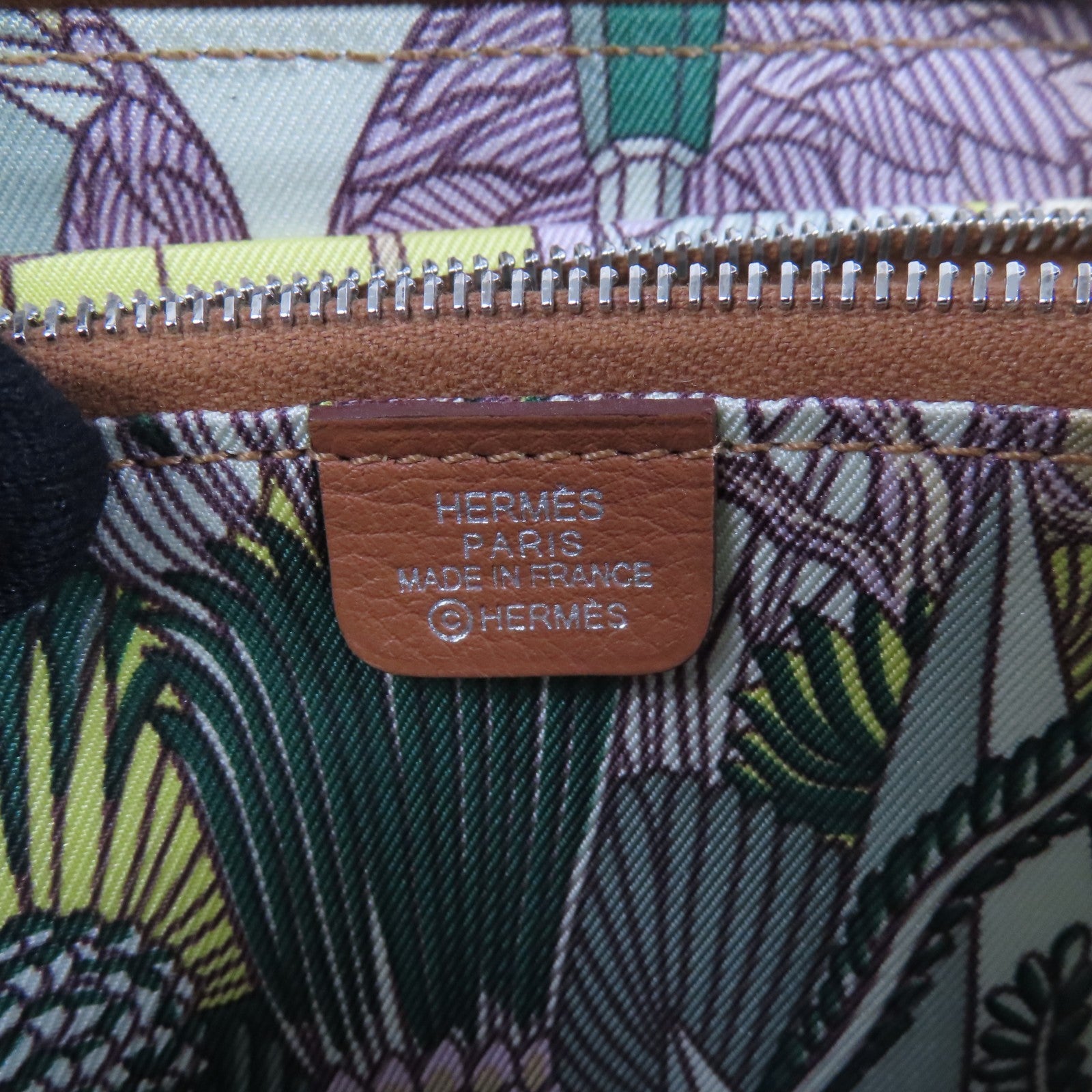 HERMES Evercolor皮革Silk In Compact Wallet銀扣拉鏈短錢包