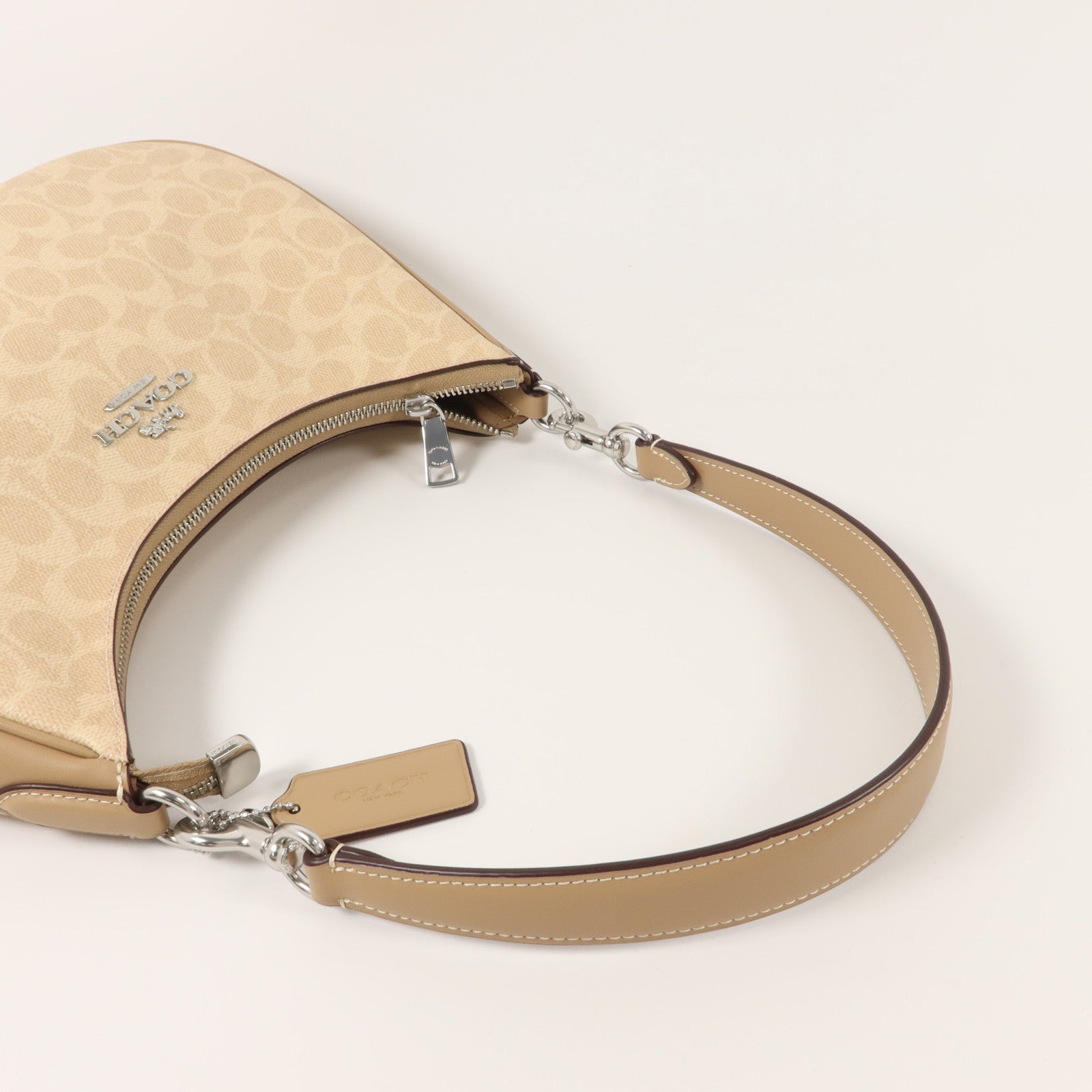 COACH 塗層帆布Teri Hobo Bag肩背袋