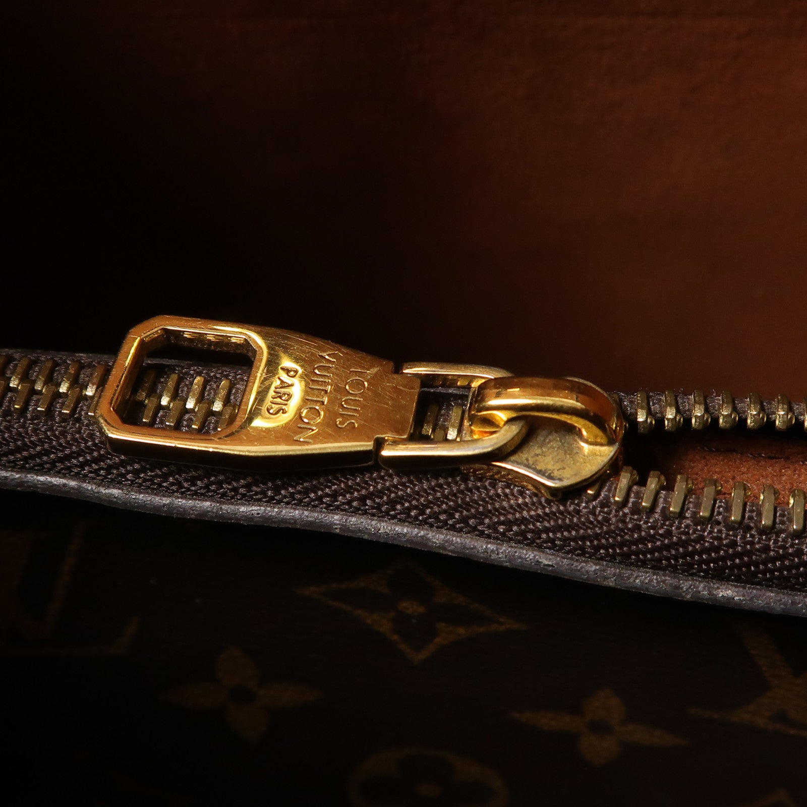 LOUIS VUITTON Monogram NeoNoe MM金扣肩背袋棕色