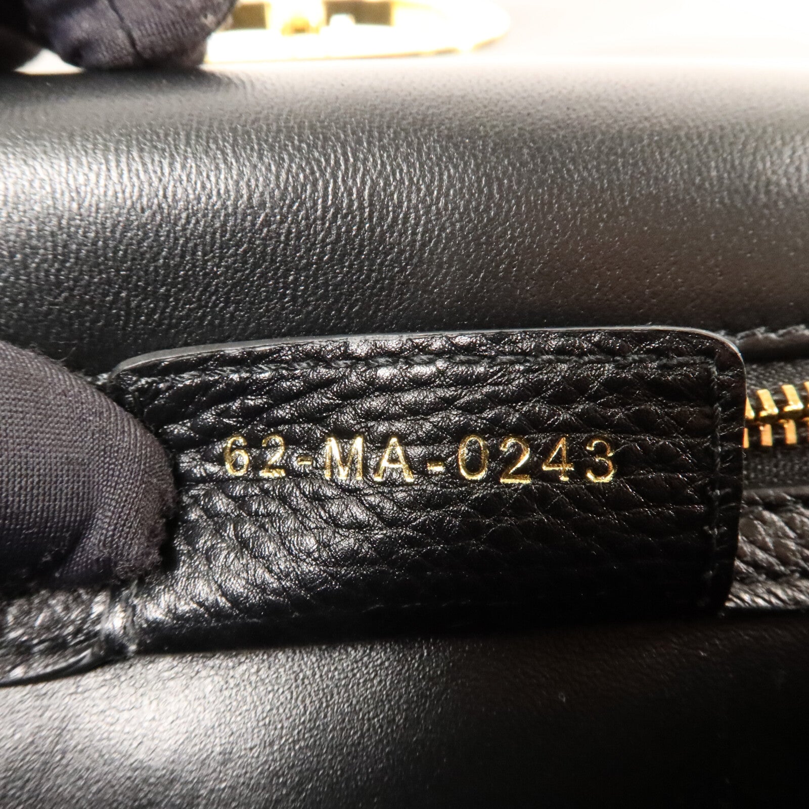 Dior 牛皮皮革Caro Small鏈帶肩背袋