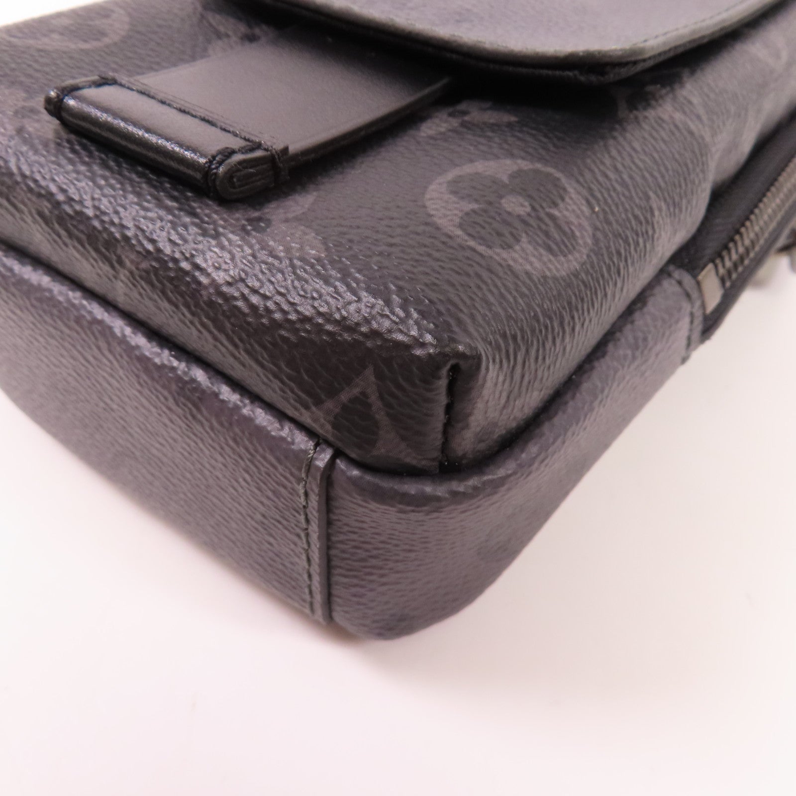 LOUIS VUITTON Monogram Eclipse Reverse Double Phone Pouch NM銀扣肩背袋