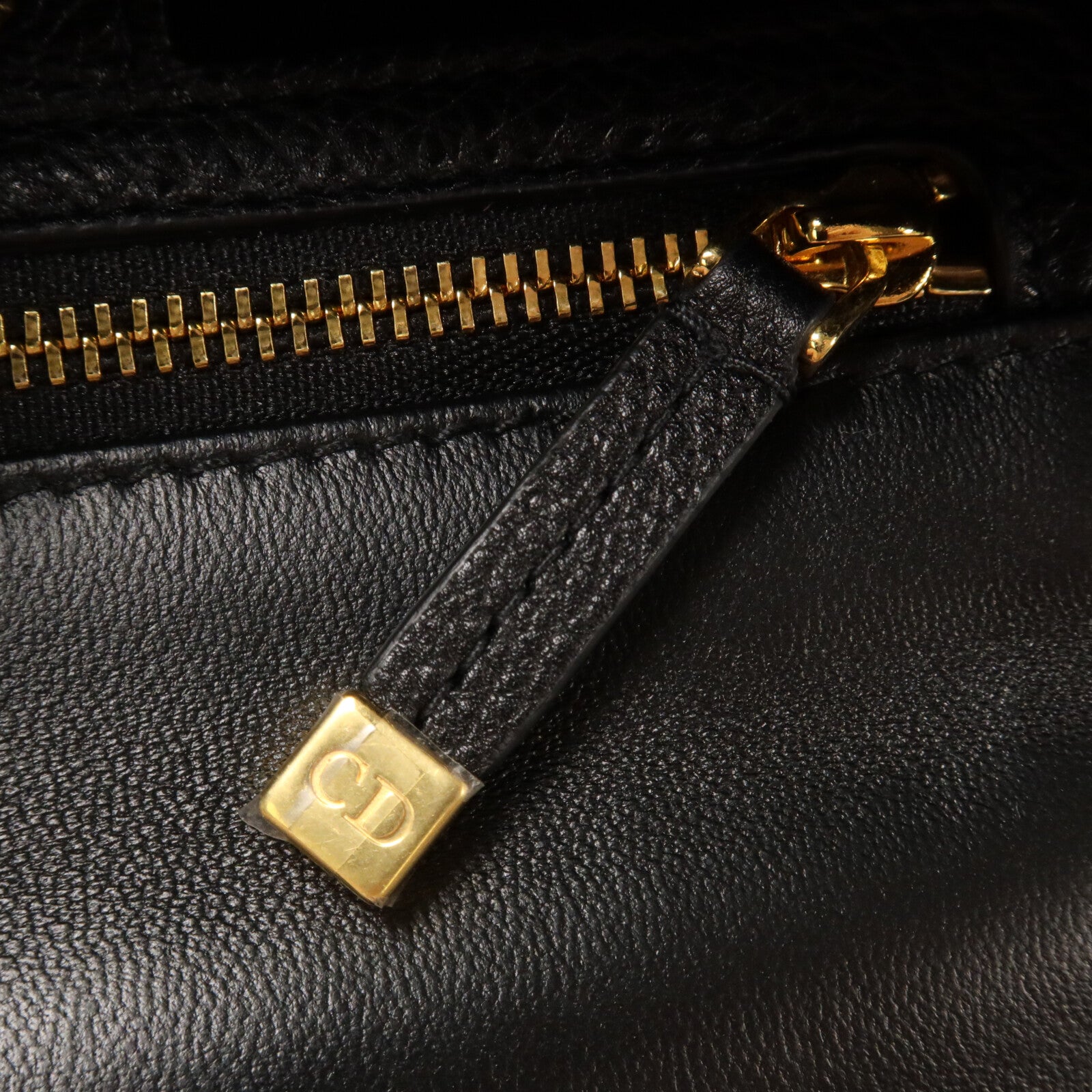 Dior 牛皮皮革Caro Small鏈帶肩背袋