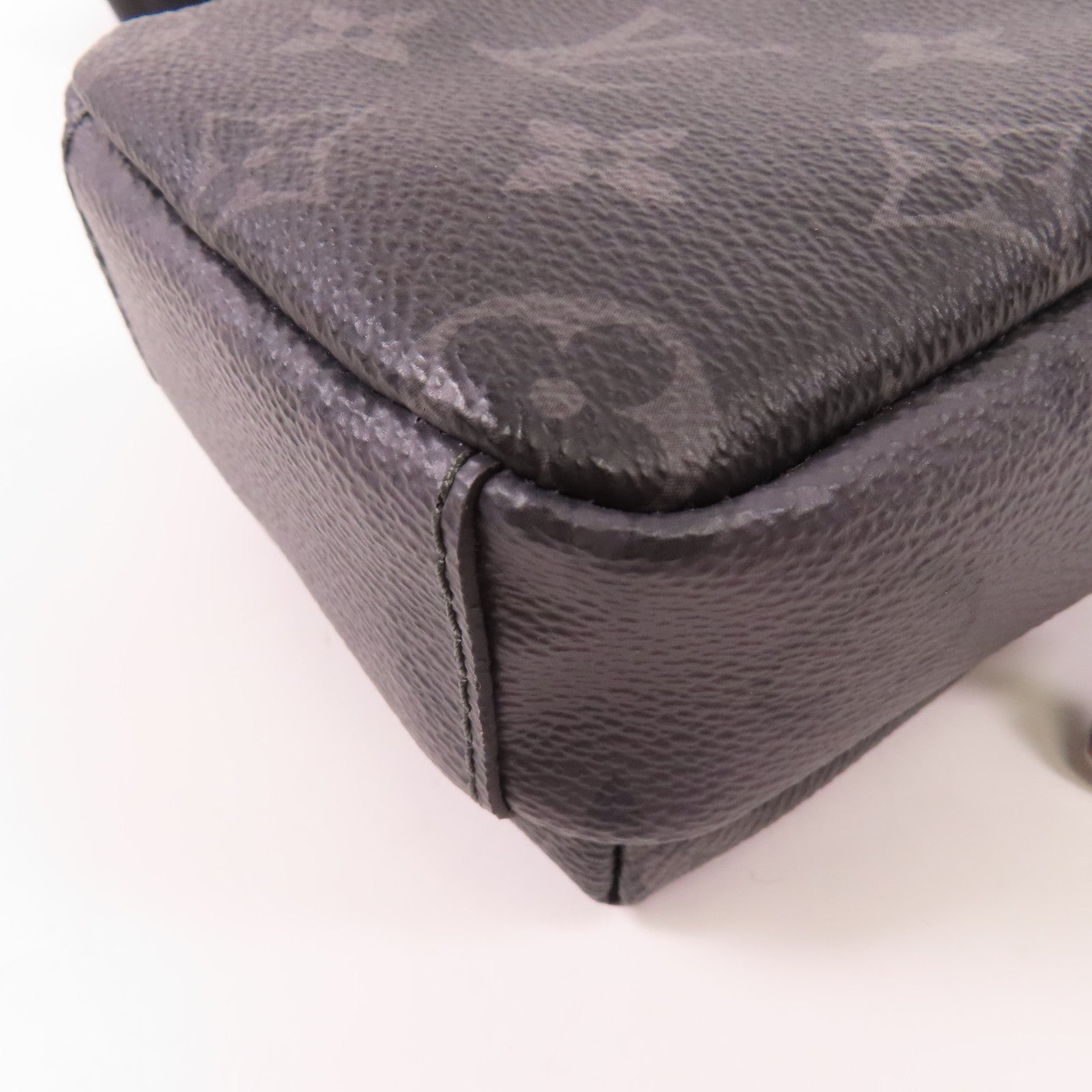 LOUIS VUITTON Monogram Eclipse Reverse Double Phone Pouch NM銀扣肩背袋