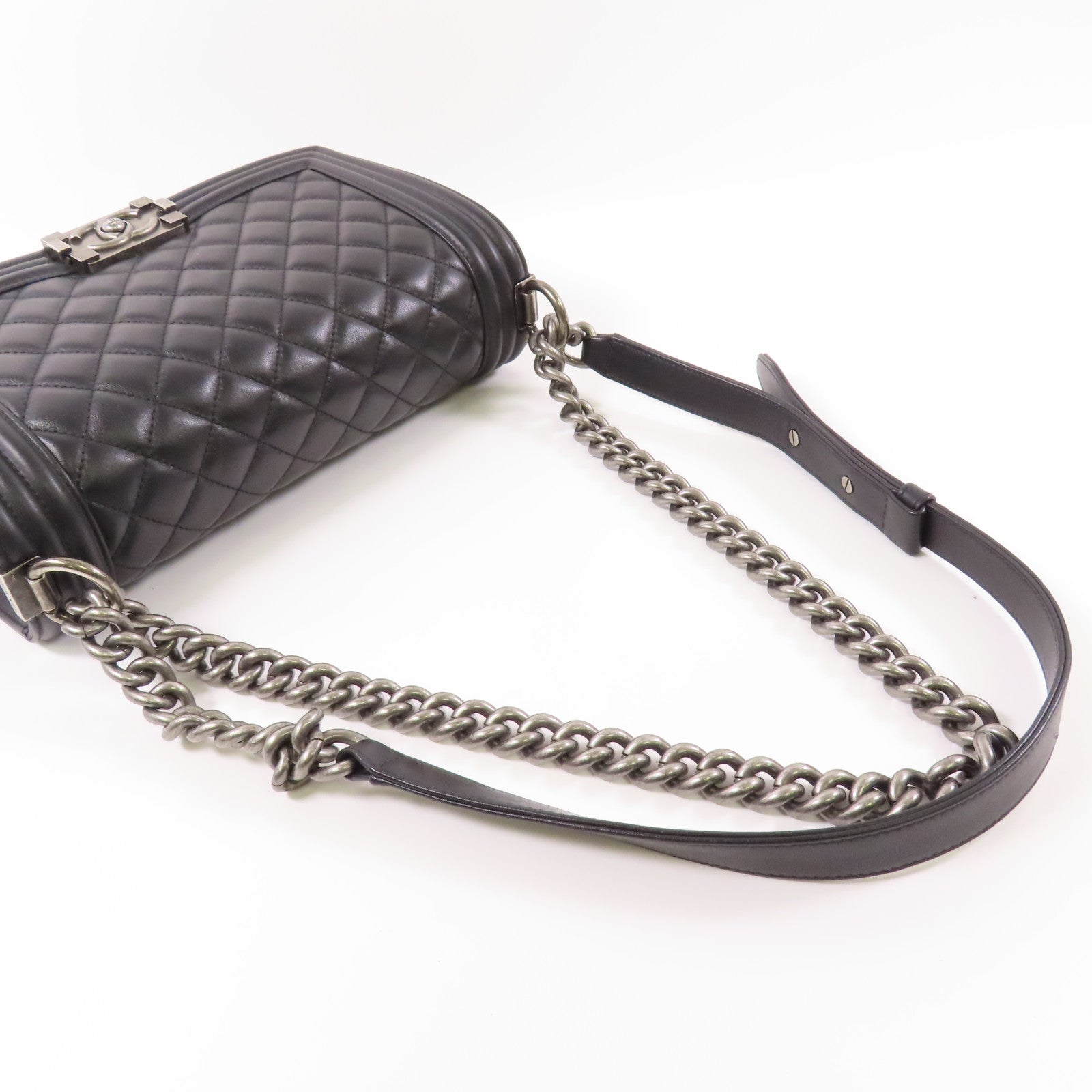CHANEL 牛皮皮革Boy 25銀扣鏈帶肩背袋